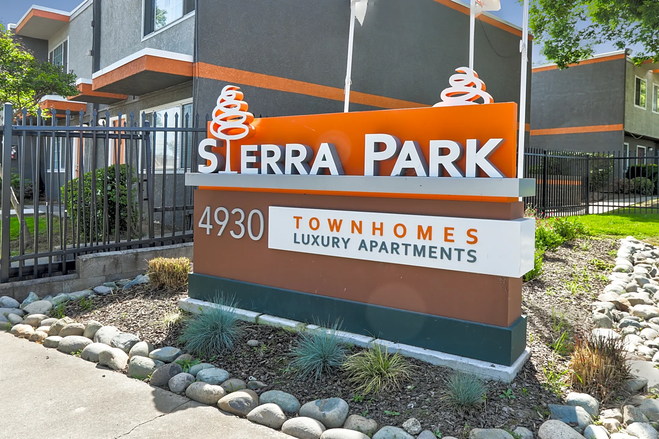 Sierra Park Townhomes - North Highlands, CA 95660