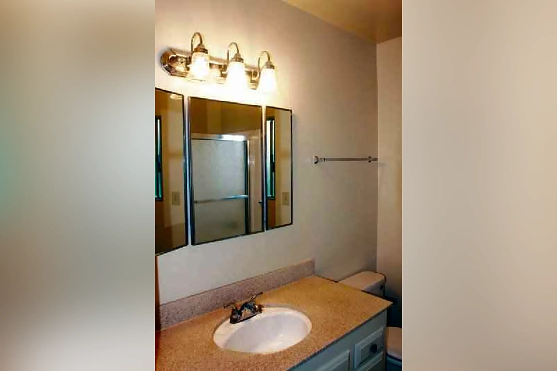 Bathroom - Casa De Portola - Garden Grove, CA