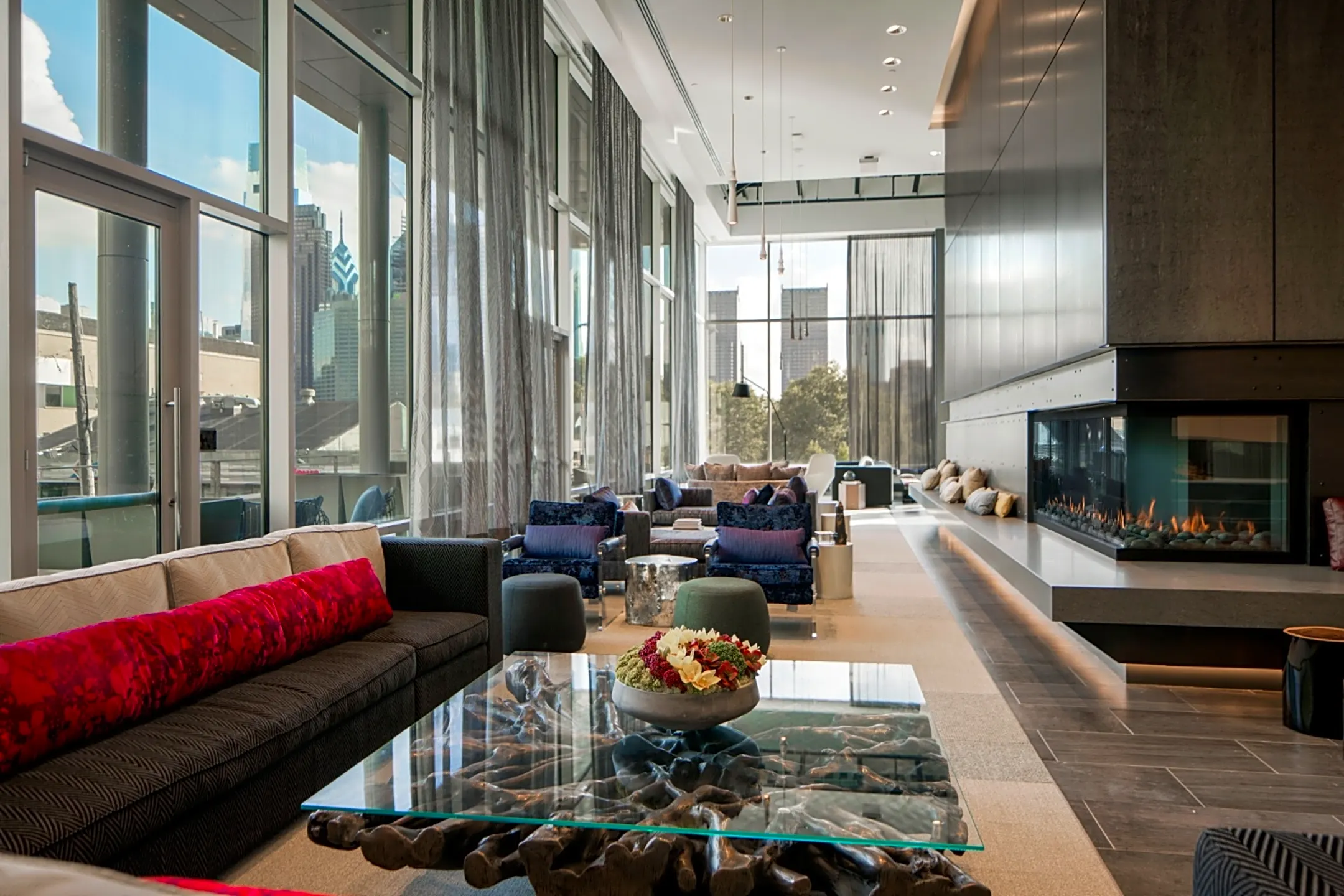 Living Room - Dalian on the Park - Philadelphia, PA