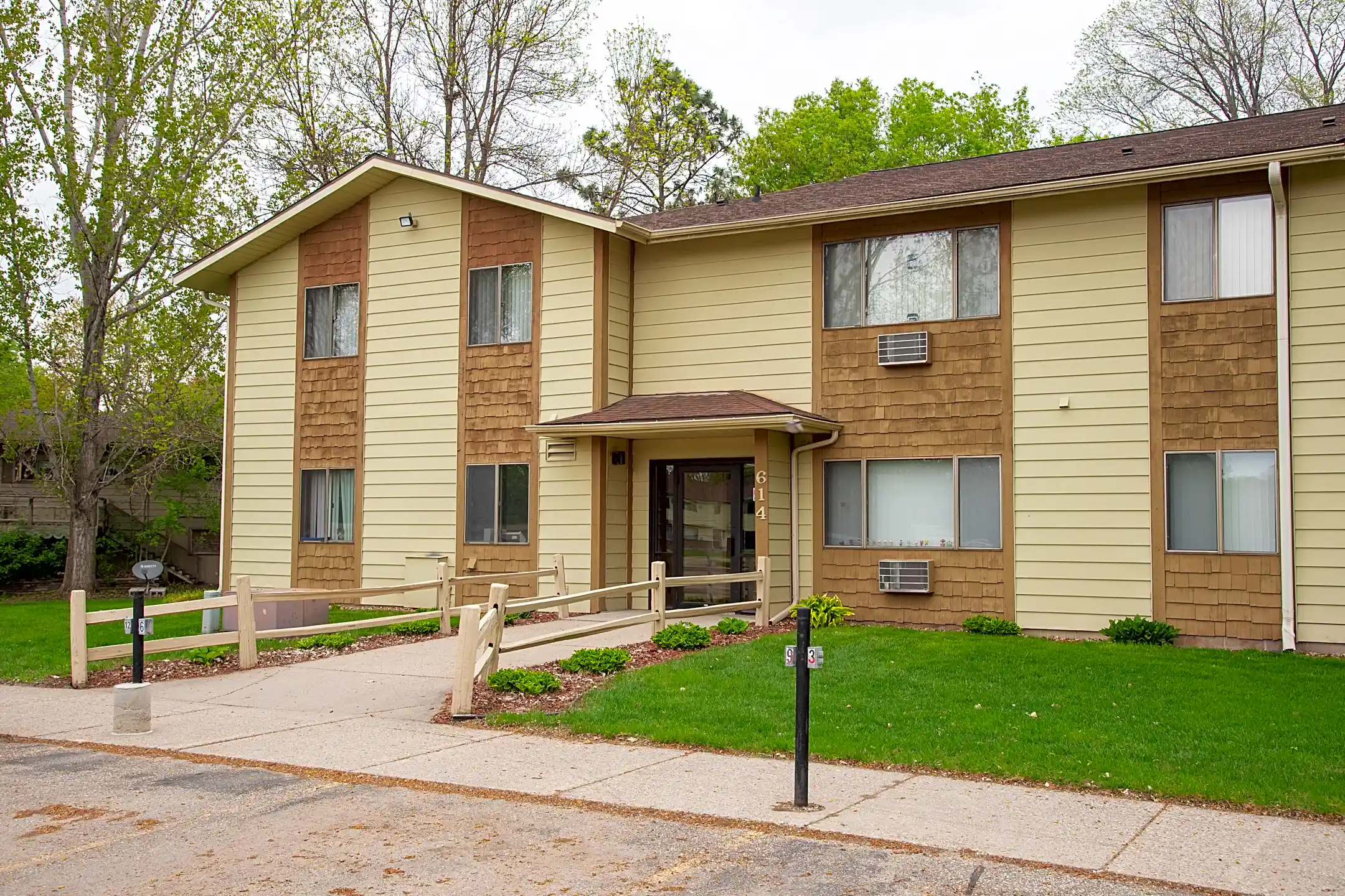 Spruce Place Apartments 912 Spruce St Fergus Falls, MN Apartments