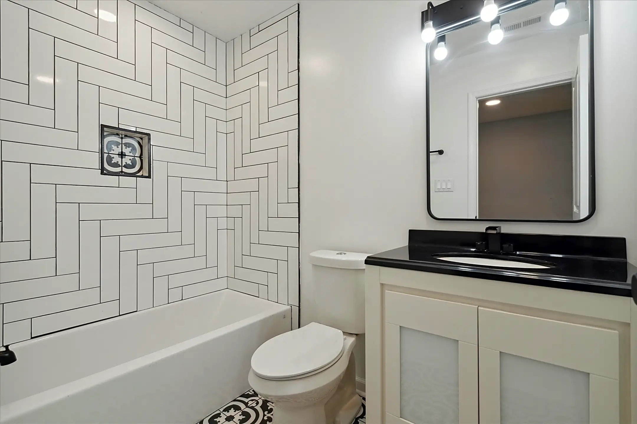 Bathroom - 506 High Street - Philadelphia, PA