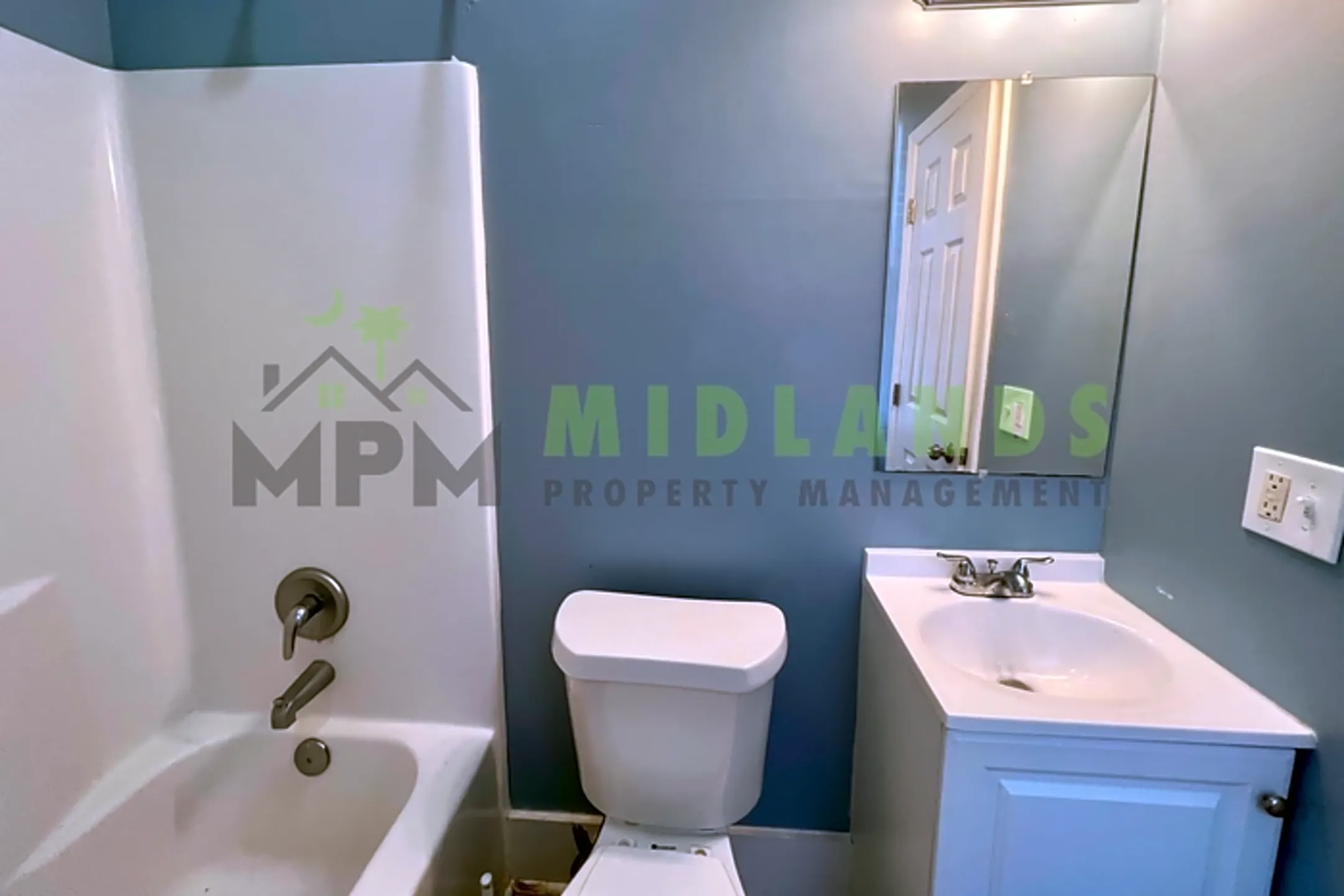 Bathroom - 2441 Gervais St - Columbia, SC