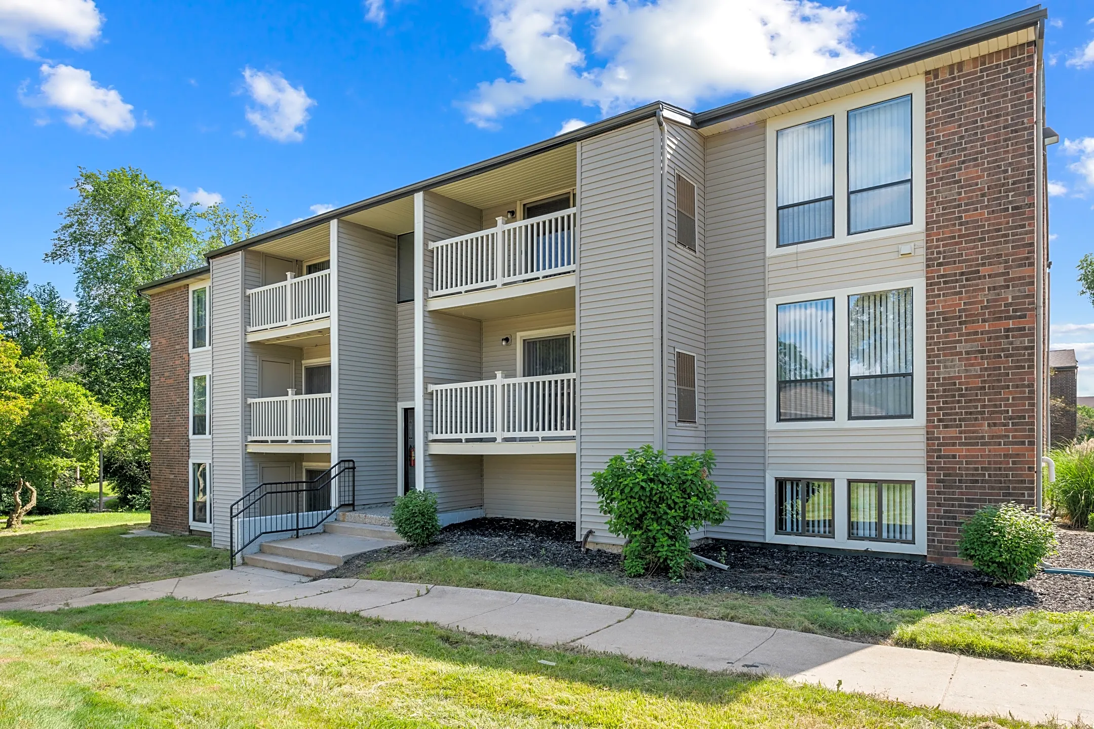 Fairway Trails - 214 S Hewitt Rd | Ypsilanti, MI Apartments for Rent ...