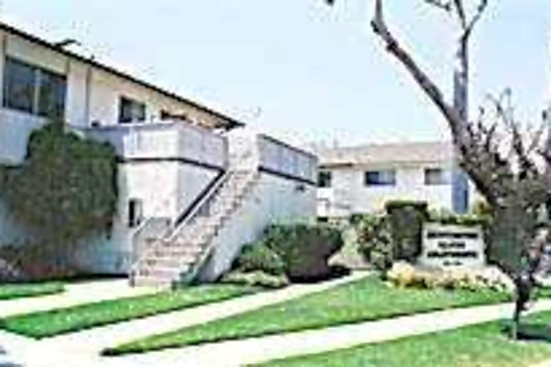 Huntington Sands 17871 Bell Cir Huntington Beach, CA Apartments for