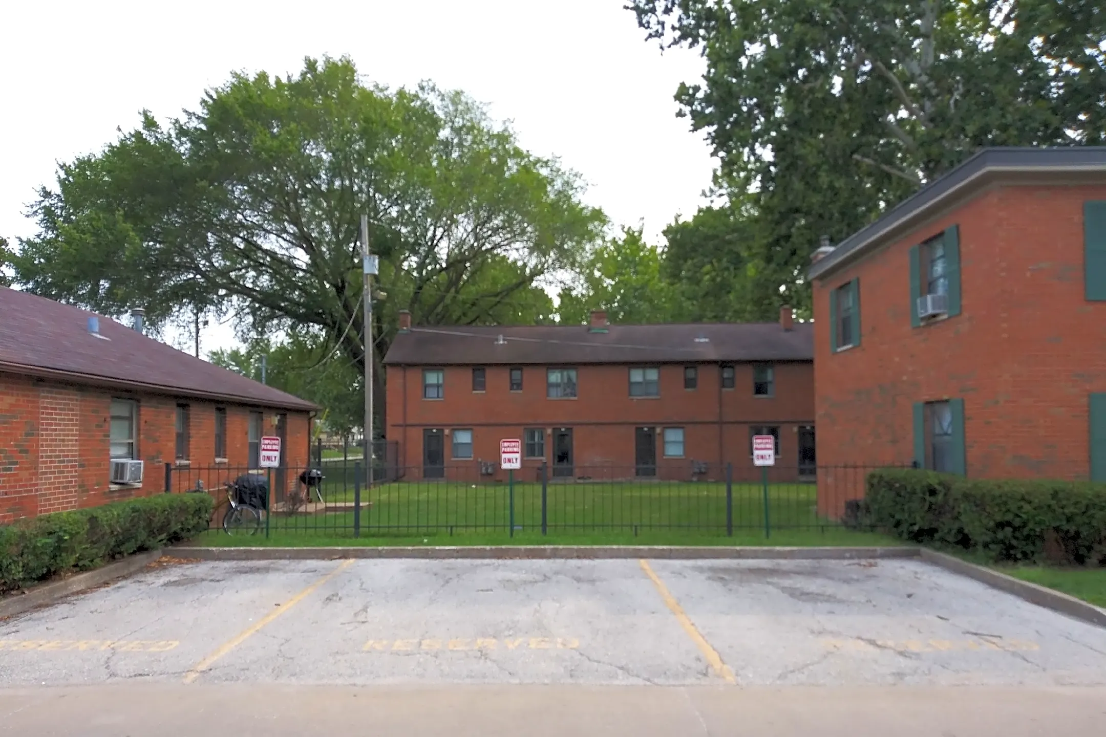 Century Woods Apartments Apartments Rock Island, IL 61201