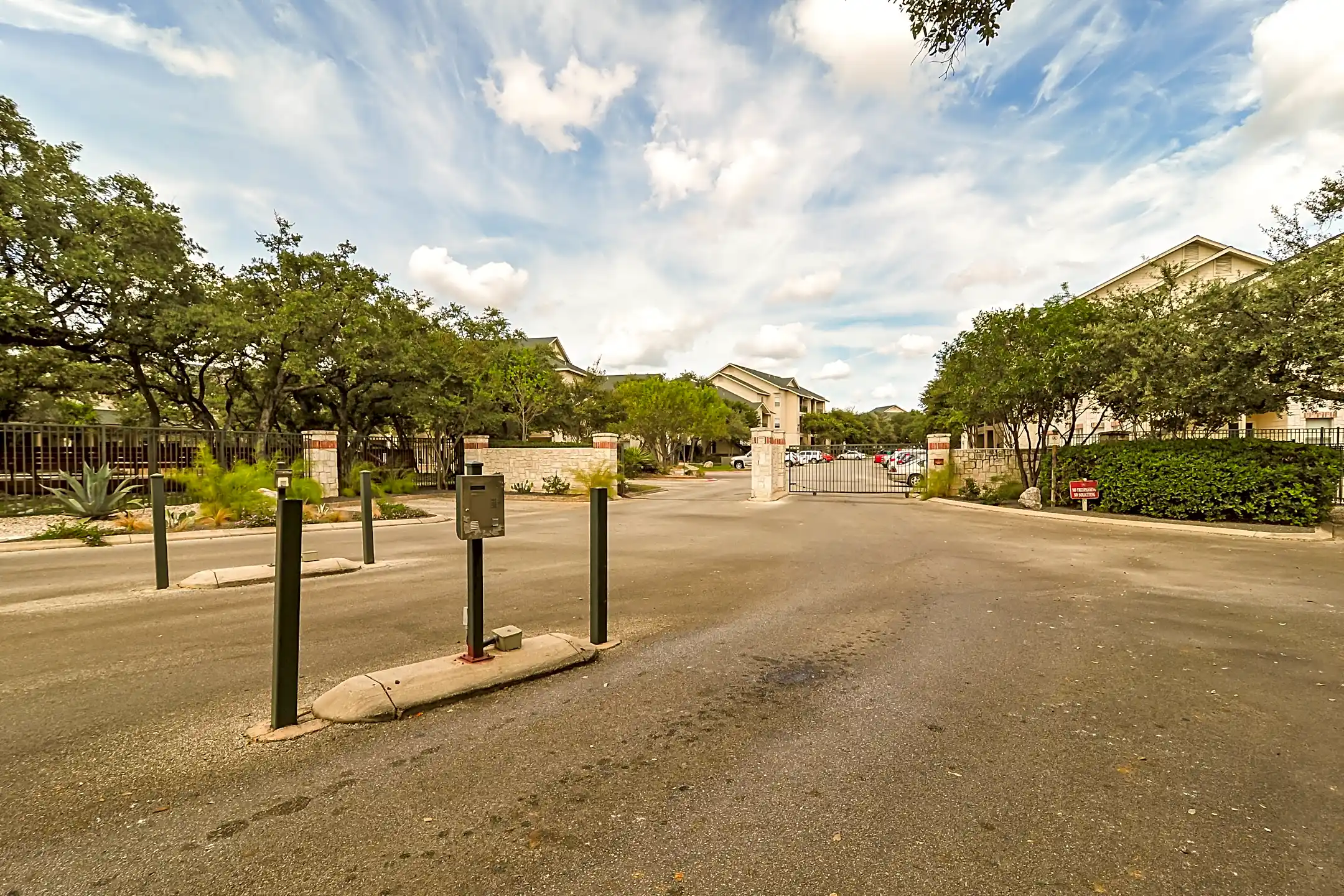 Allure at Shavano 4601 De Zavala Rd San Antonio, TX Apartments for