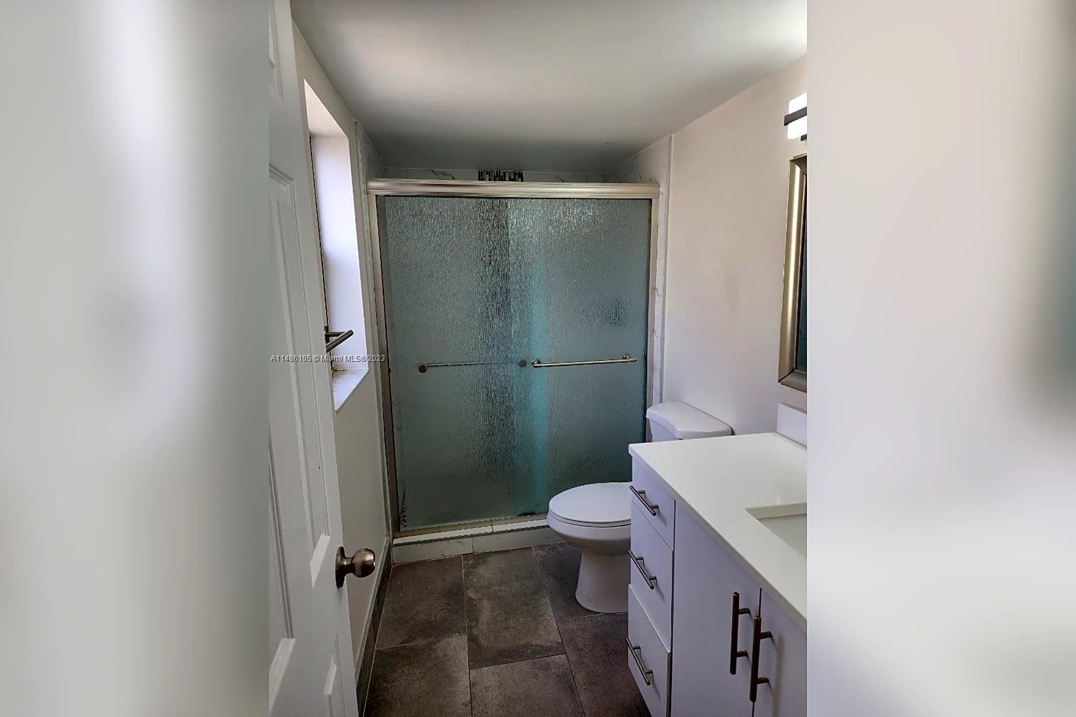 Bathroom - 11322 Taft St #11322 - Pembroke Pines, FL