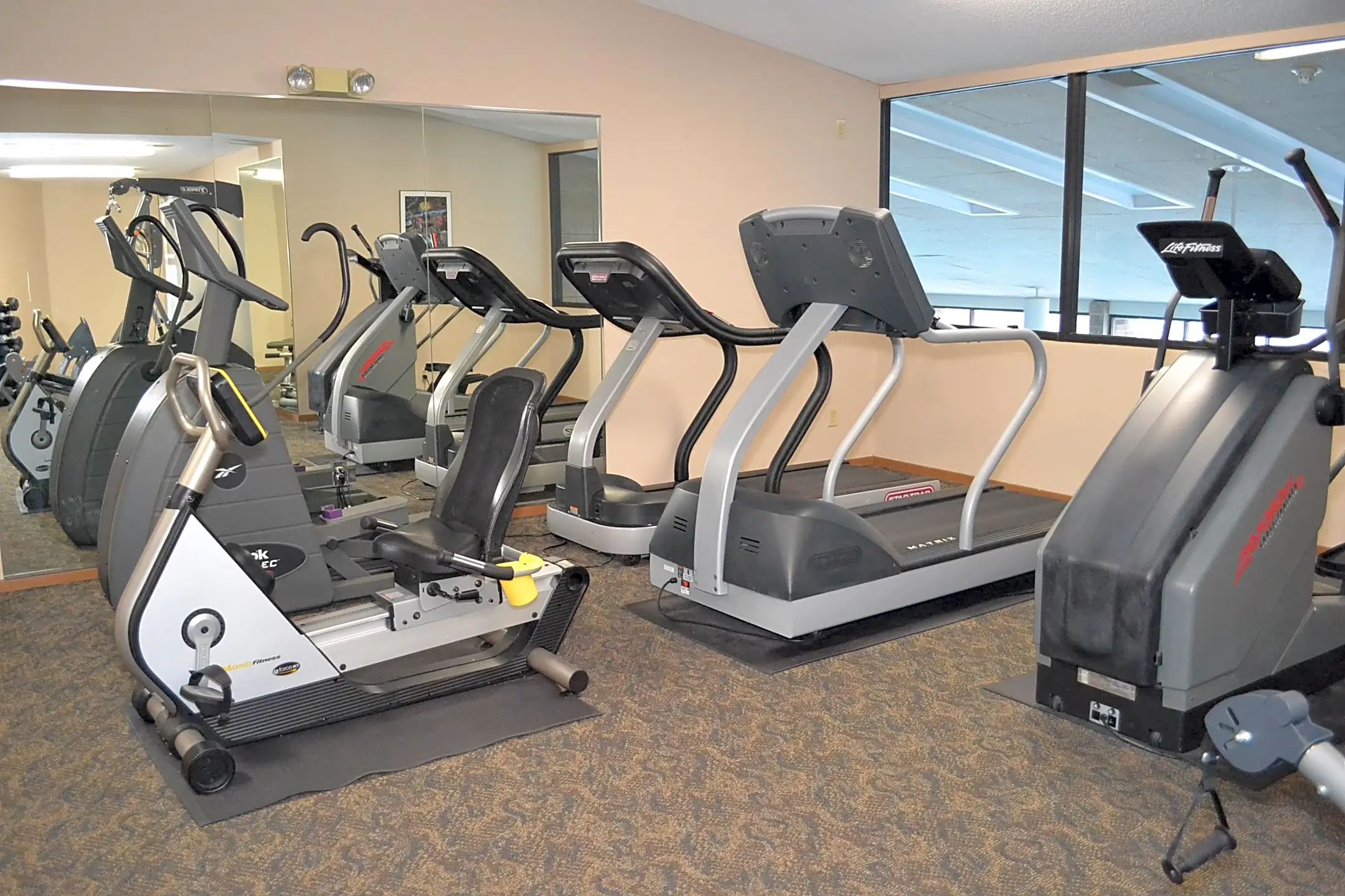 Poplar Bridge 9350 Collegeview Rd Bloomington, MN Apartments for