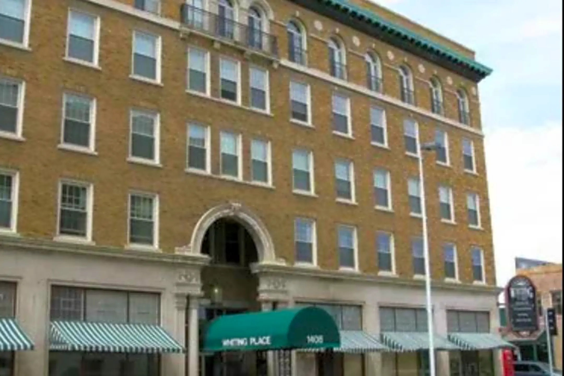 Whiting Place Apartments 1408 Strongs Ave Stevens Point, WI for