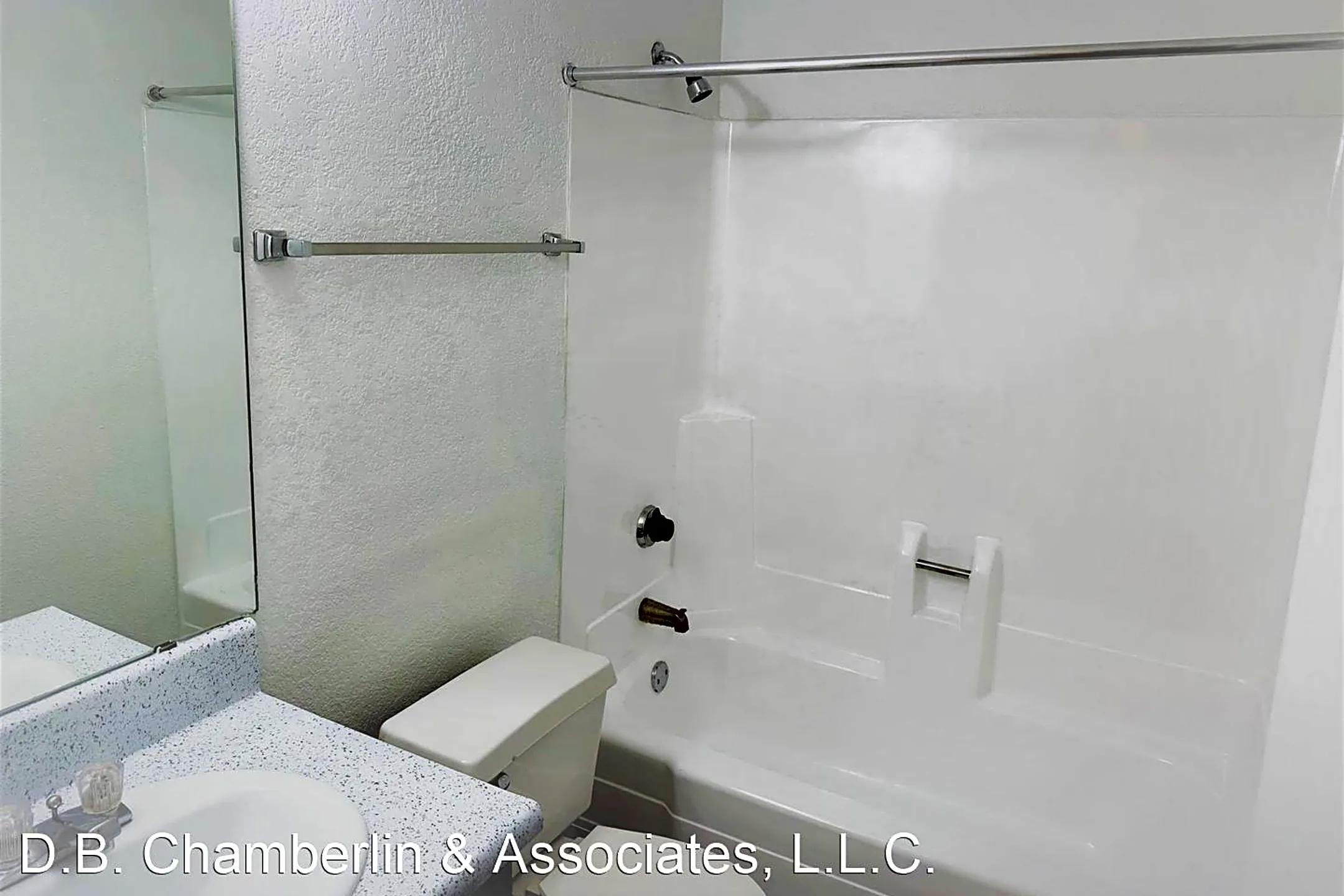 Bathroom - 1515 S Yale St - Flagstaff, AZ
