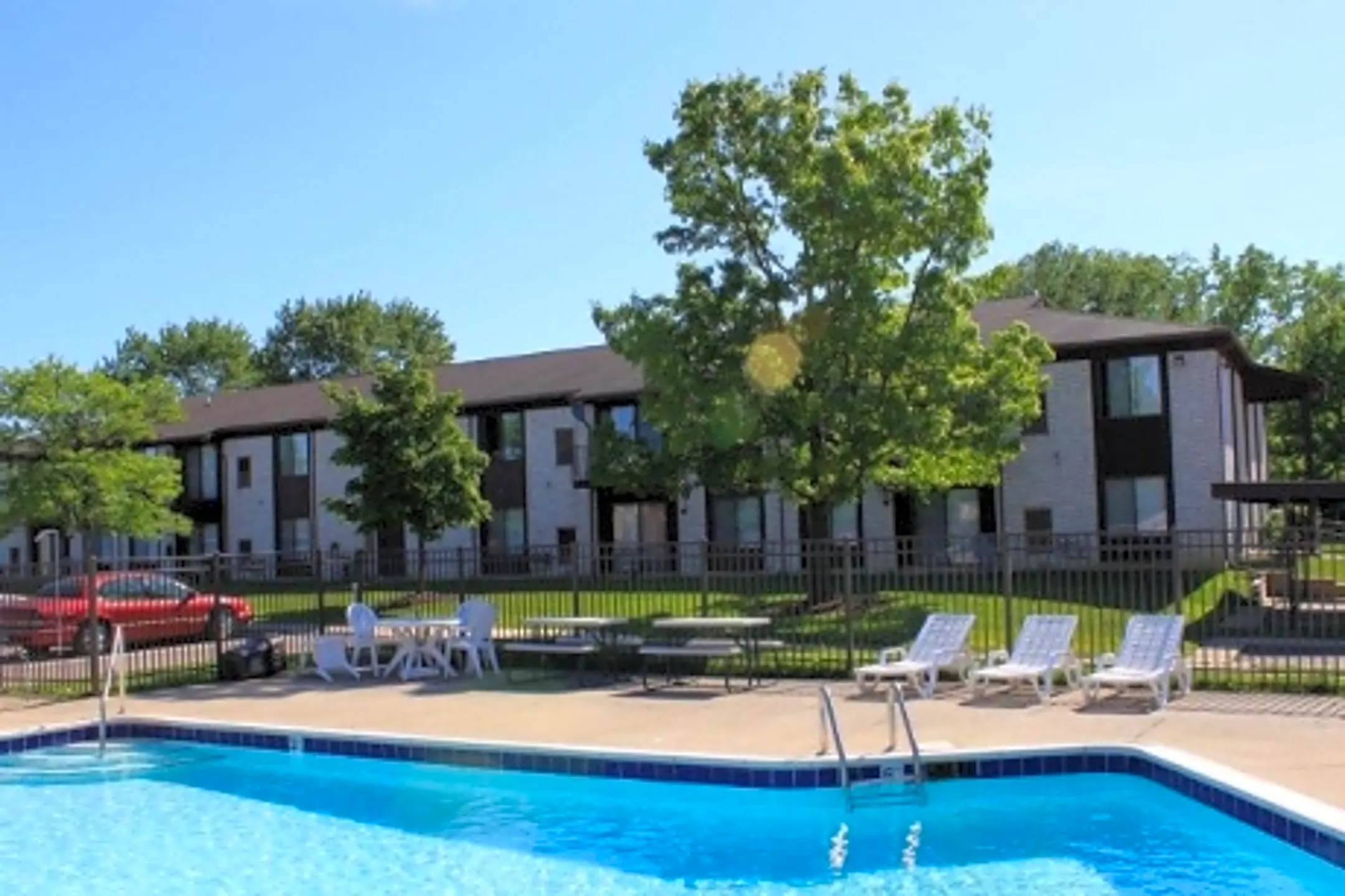 Chatsford Manor Apartments 28873 Lahser Rd Southfield, MI