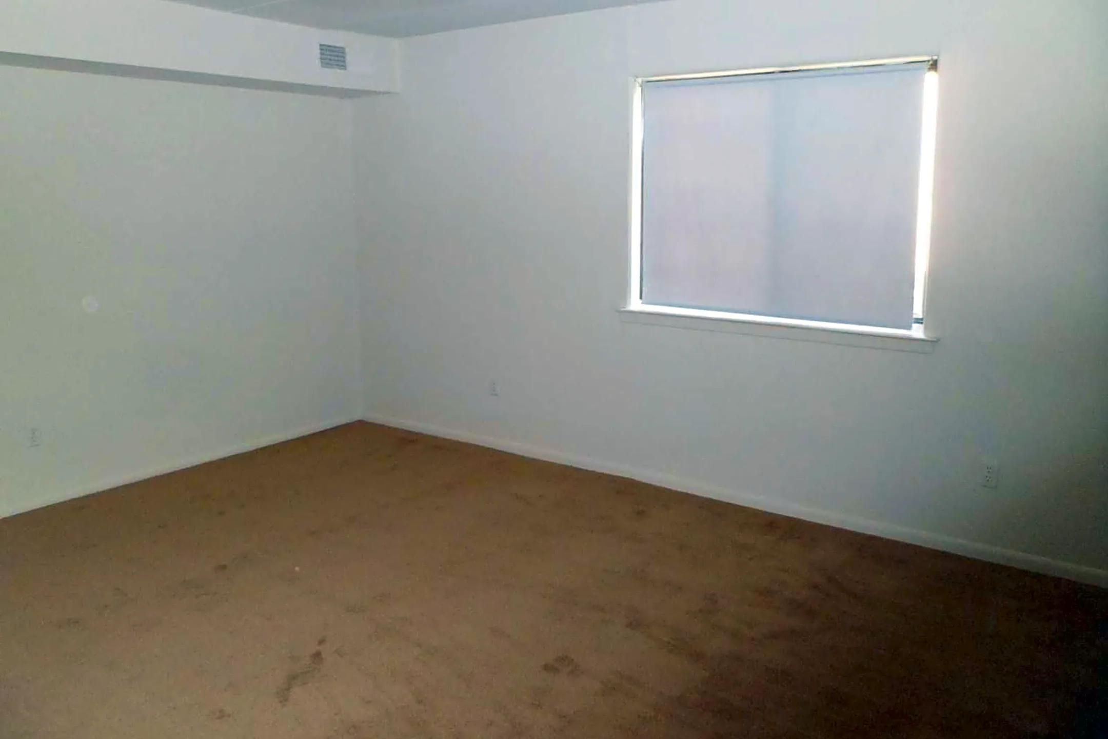 Bedroom - Somerton Court - Philadelphia, PA