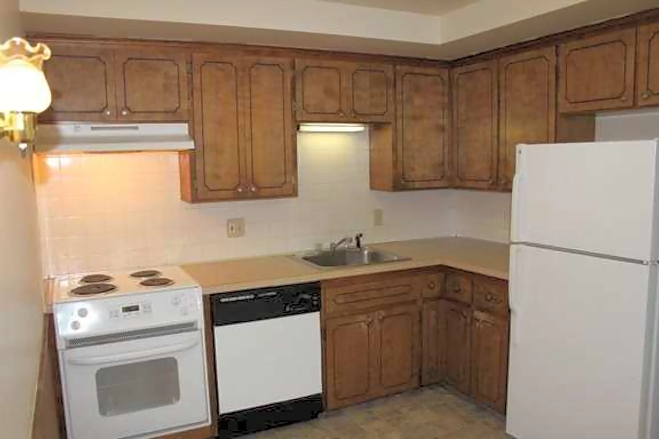 Parkview Manor Apartments - 21 Vinson Ave | Tonawanda, NY for Rent | Rent.