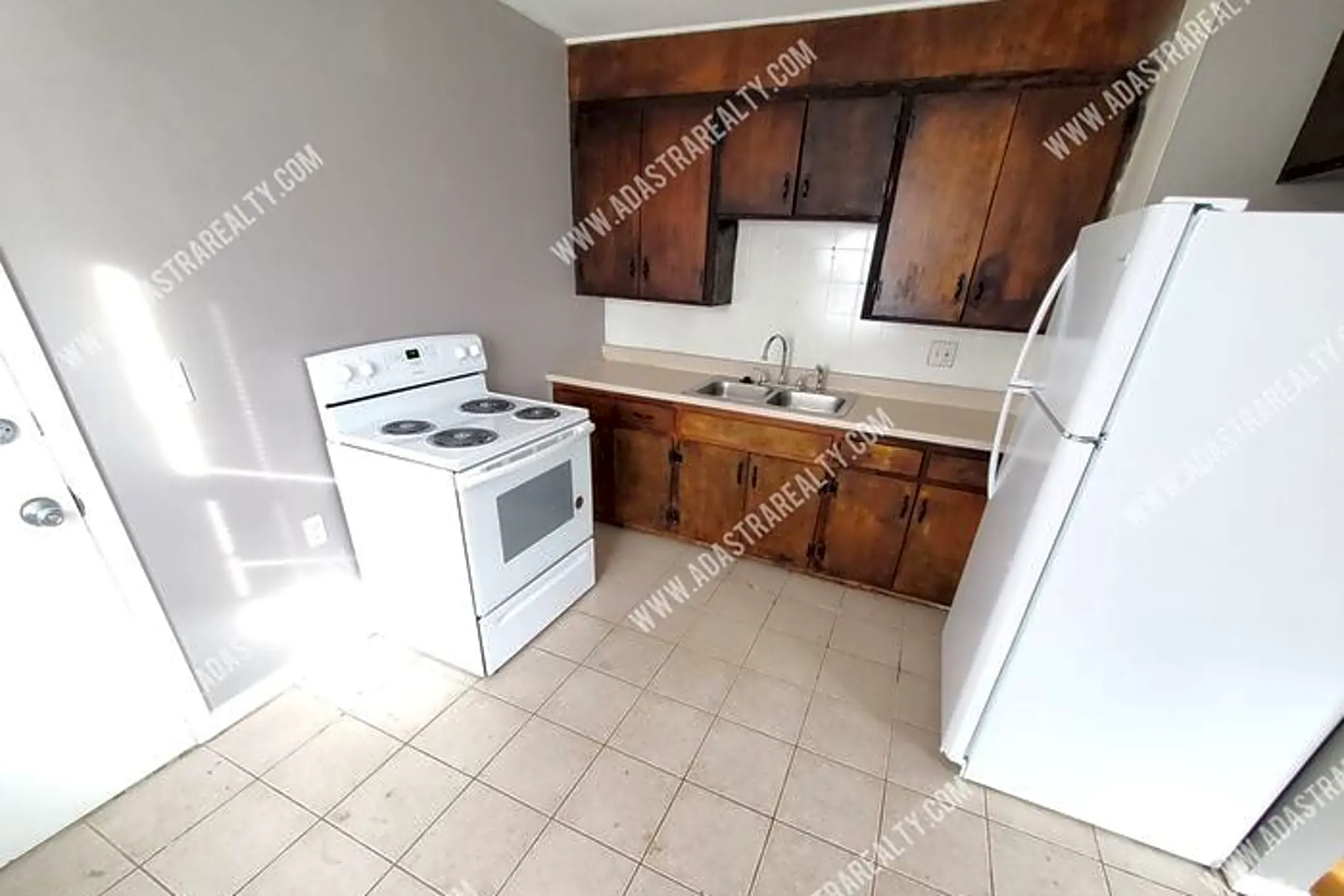 2201 S Cedar Ave 2201 S Cedar Ave unit 2 Independence, MO Houses