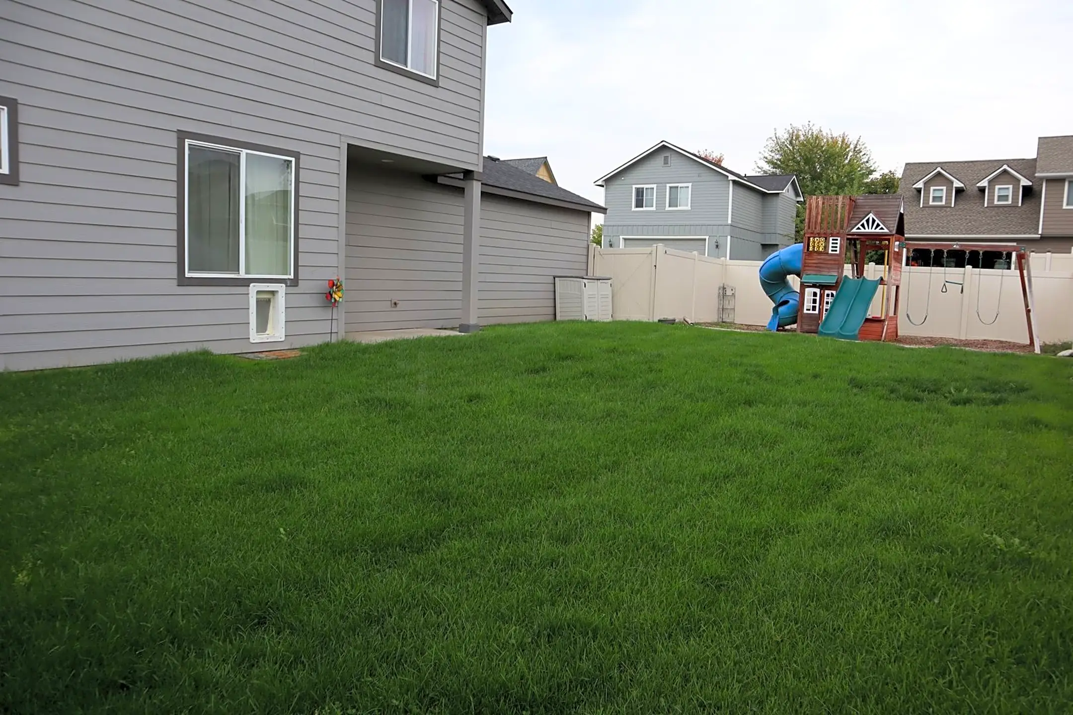 3679 N Charleville 3679 N Charleville unit Post Falls, ID Houses