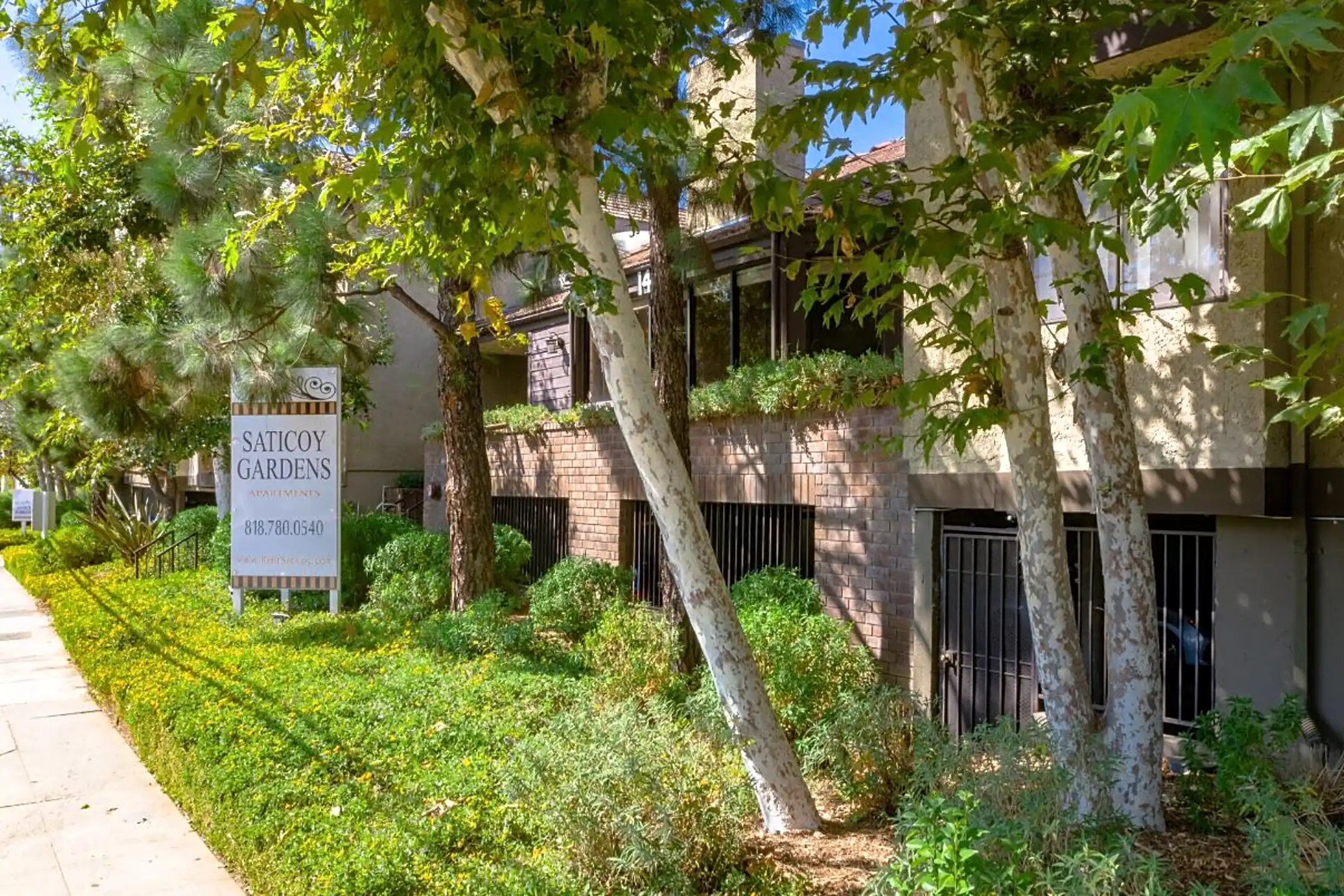 Saticoy Gardens 14955 Saticoy St Van Nuys, CA Apartments for Rent
