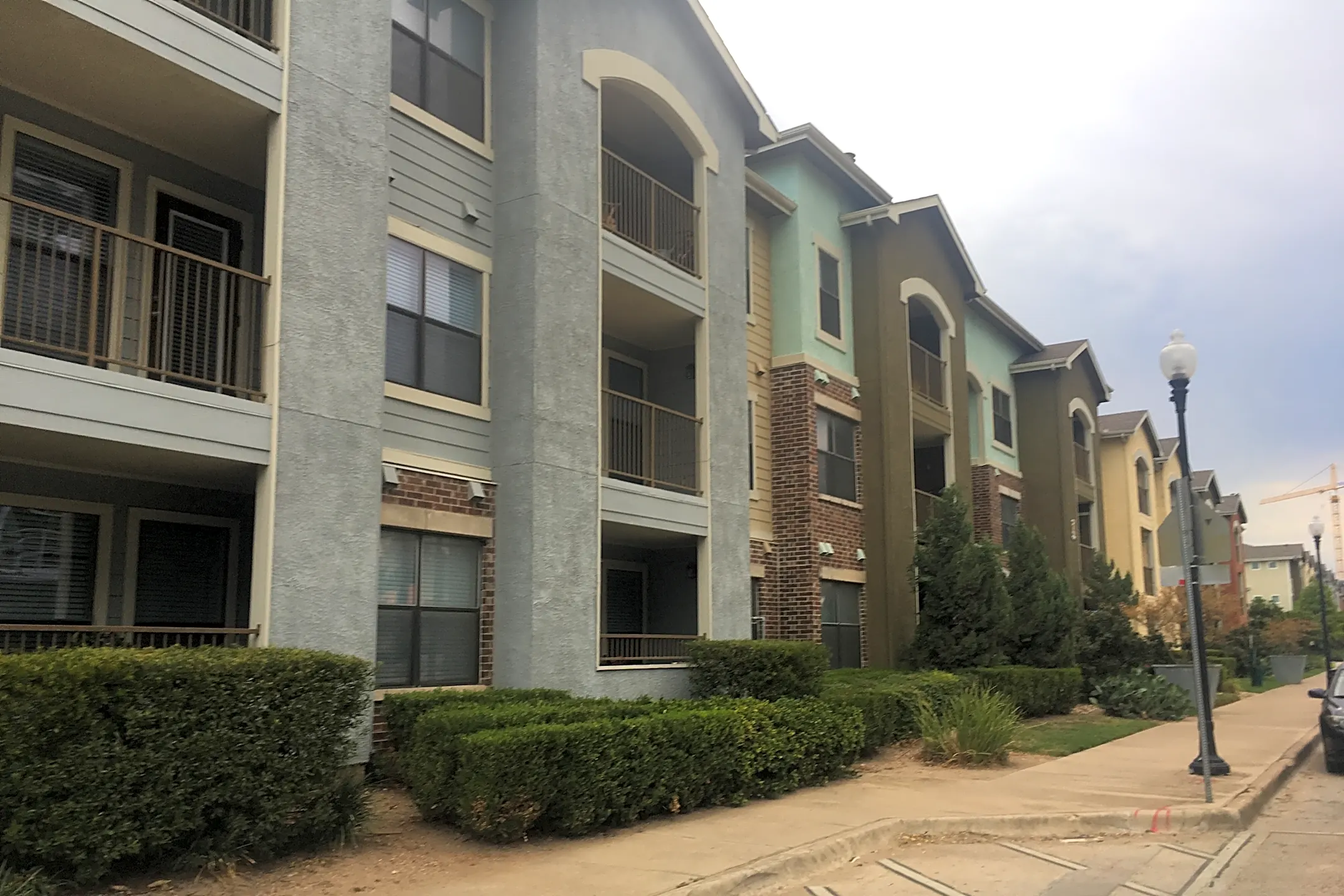 Villas On 6th Apartments