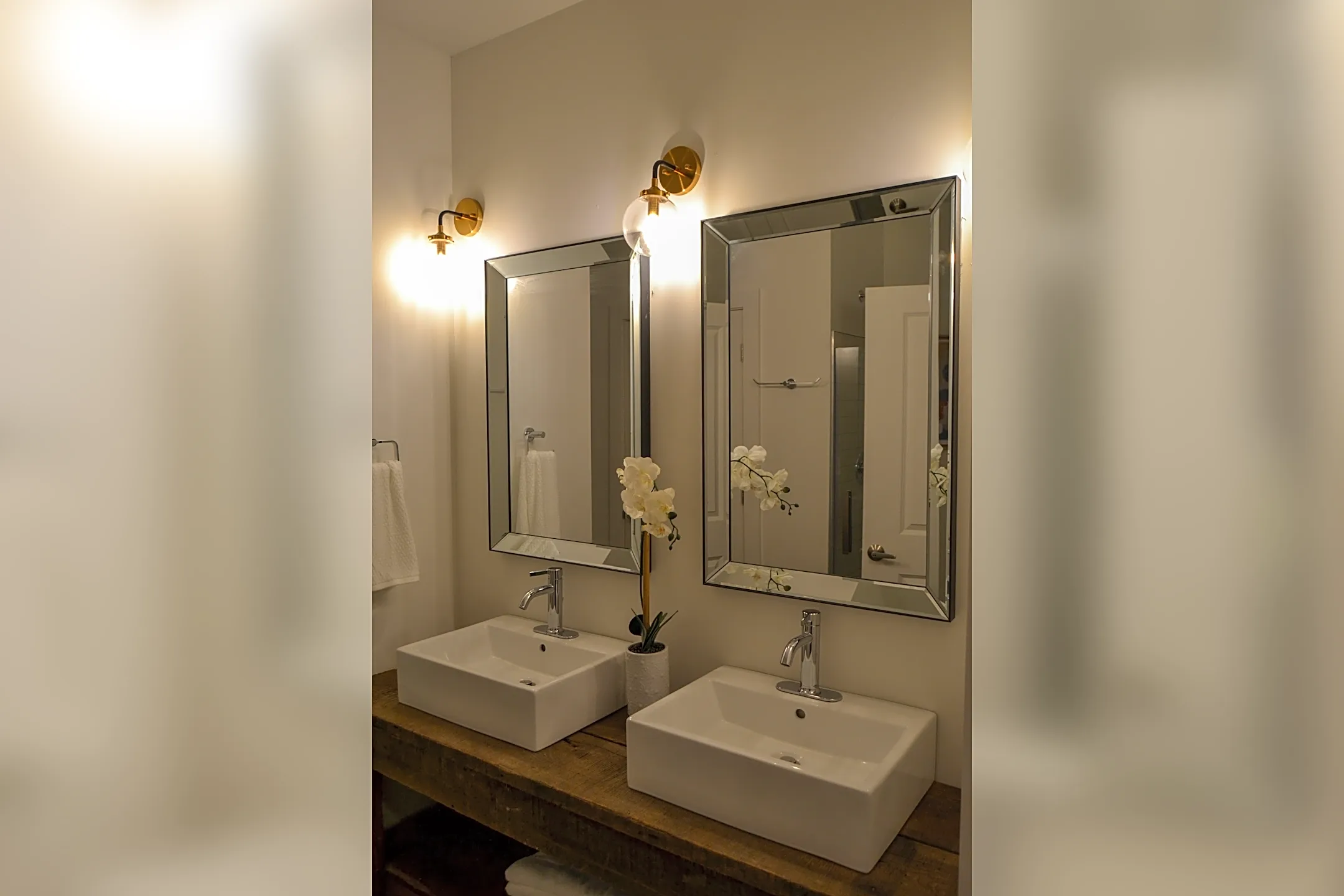 Bathroom - 1119 N Summit St - Toledo, OH