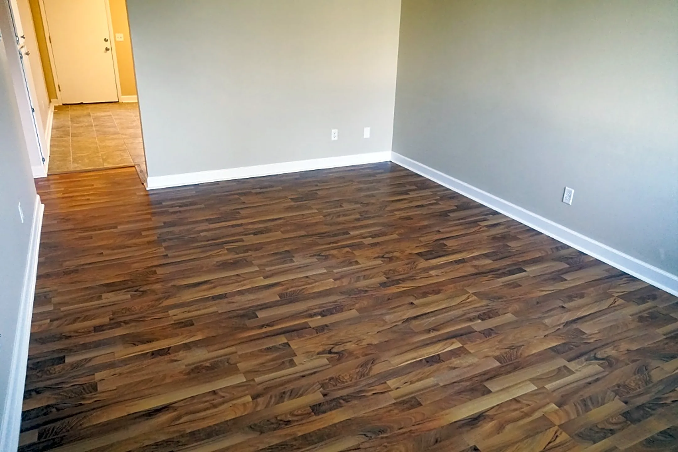 Parkside Townhomes 334 South Walker Way Sun Prairie, WI Apartments