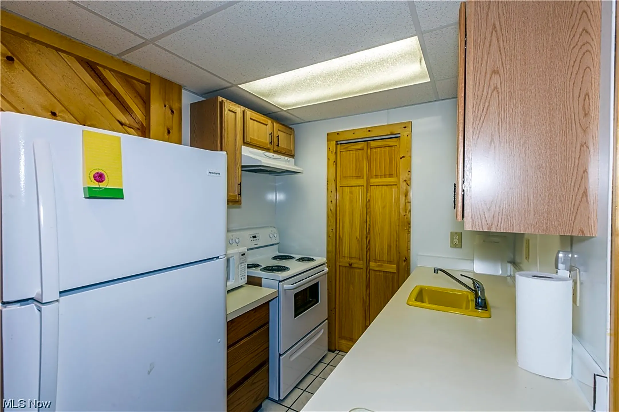 Kitchen - 3400 Lampson Rd - Austinburg, OH