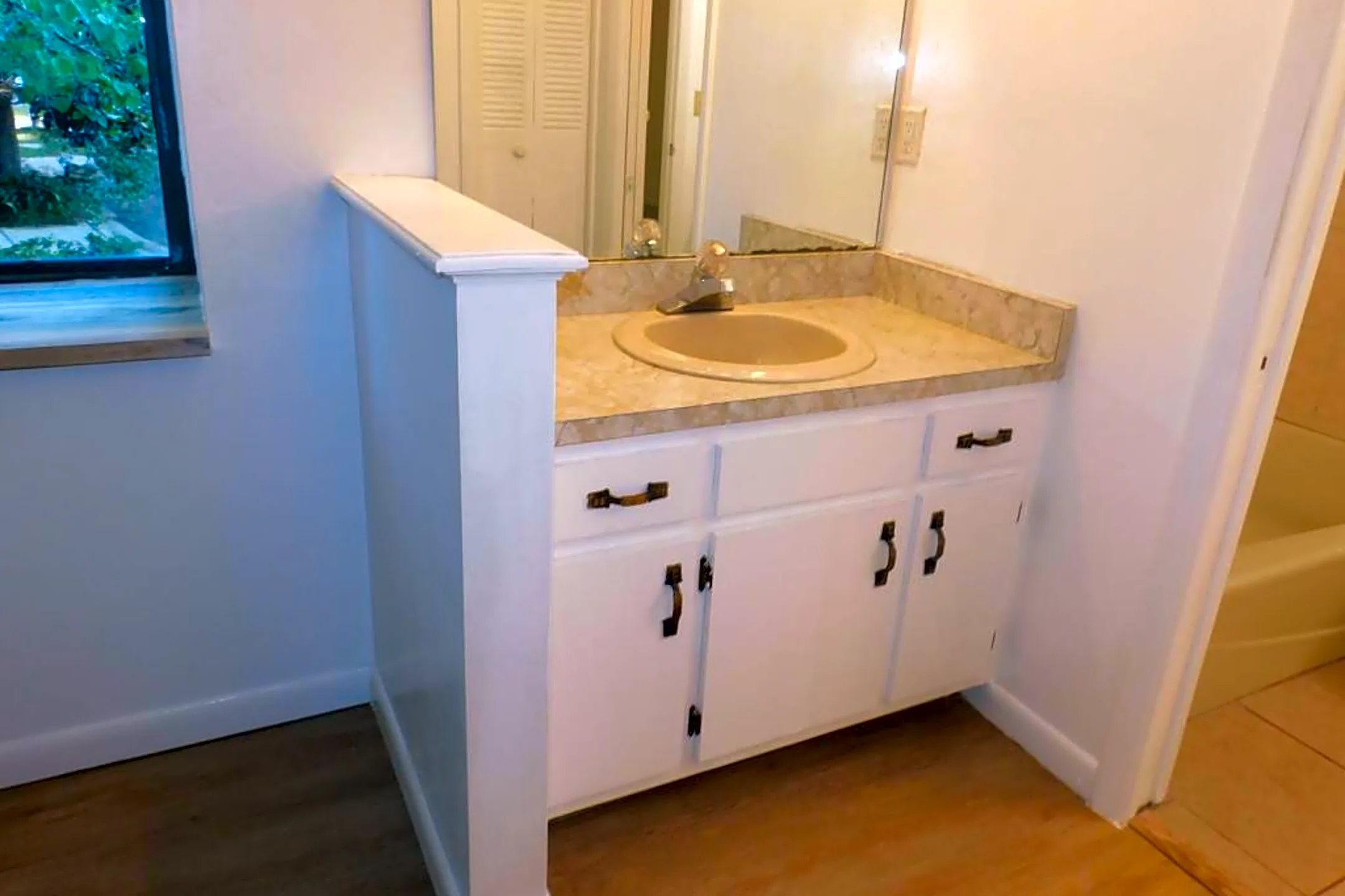 Bathroom - 3651 NE 20th Pl - Ocala, FL