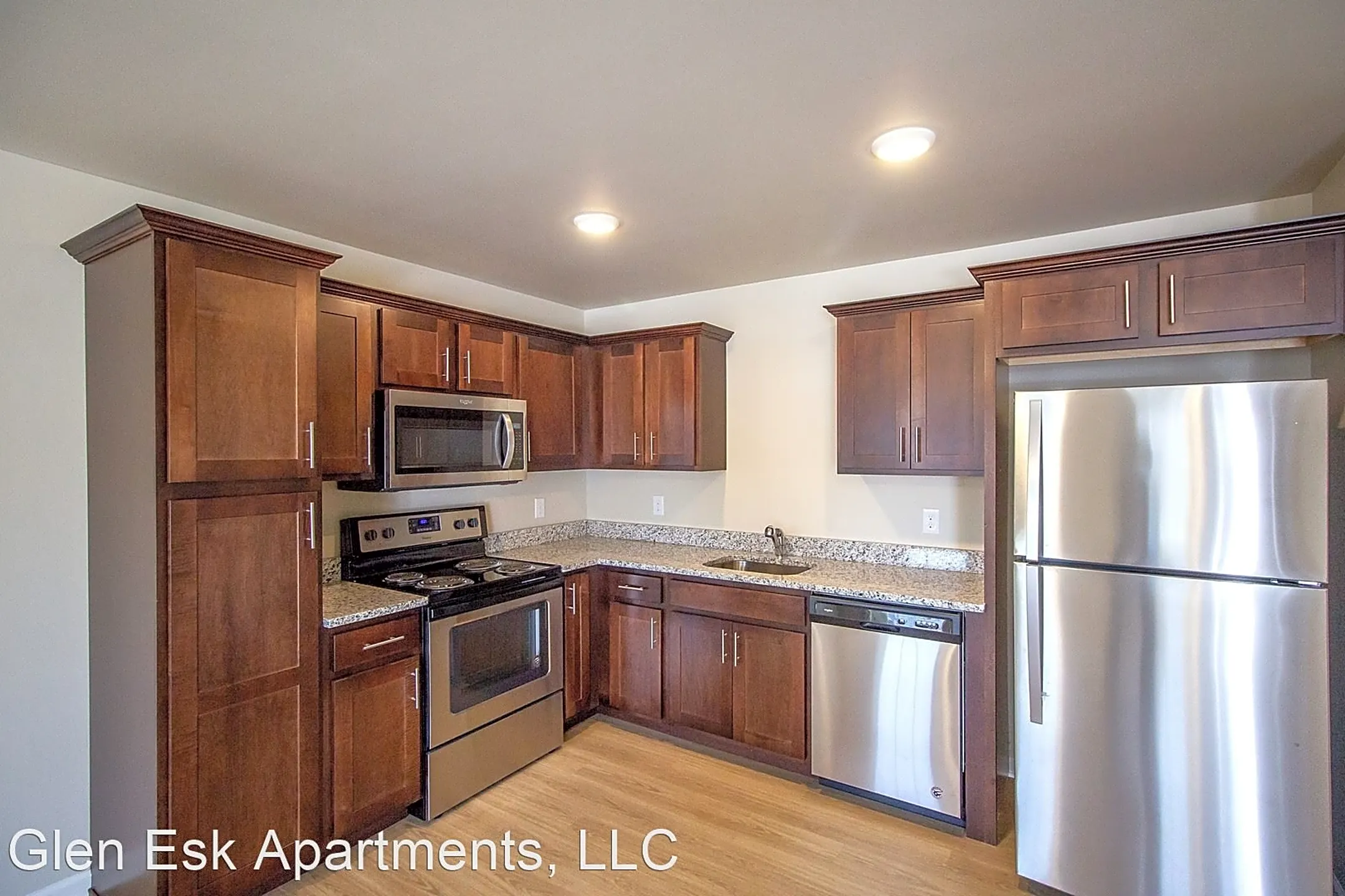 Glen Esk Apartments - Glenville, NY