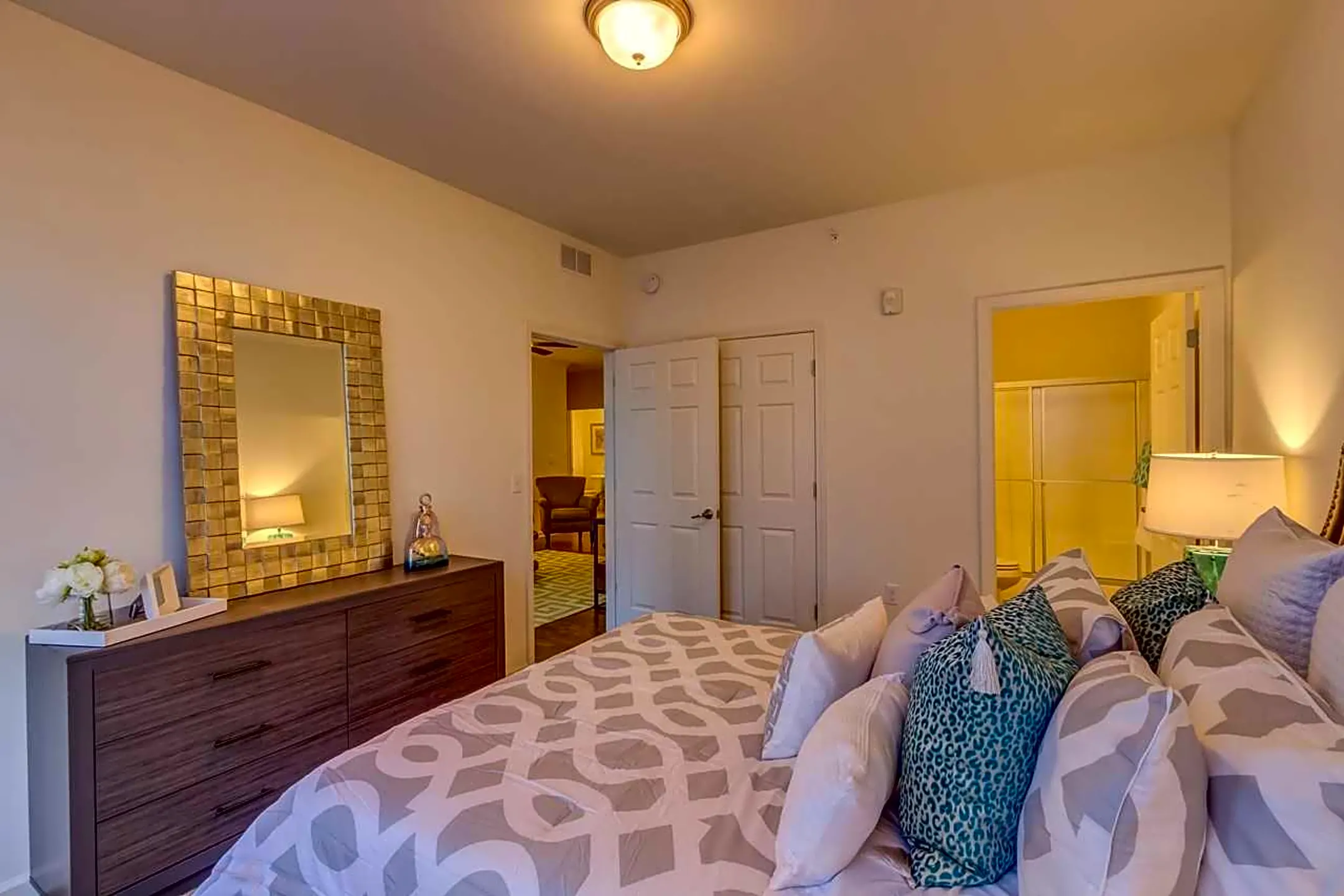 Bedroom - The BLVD at Hays - Lexington, KY