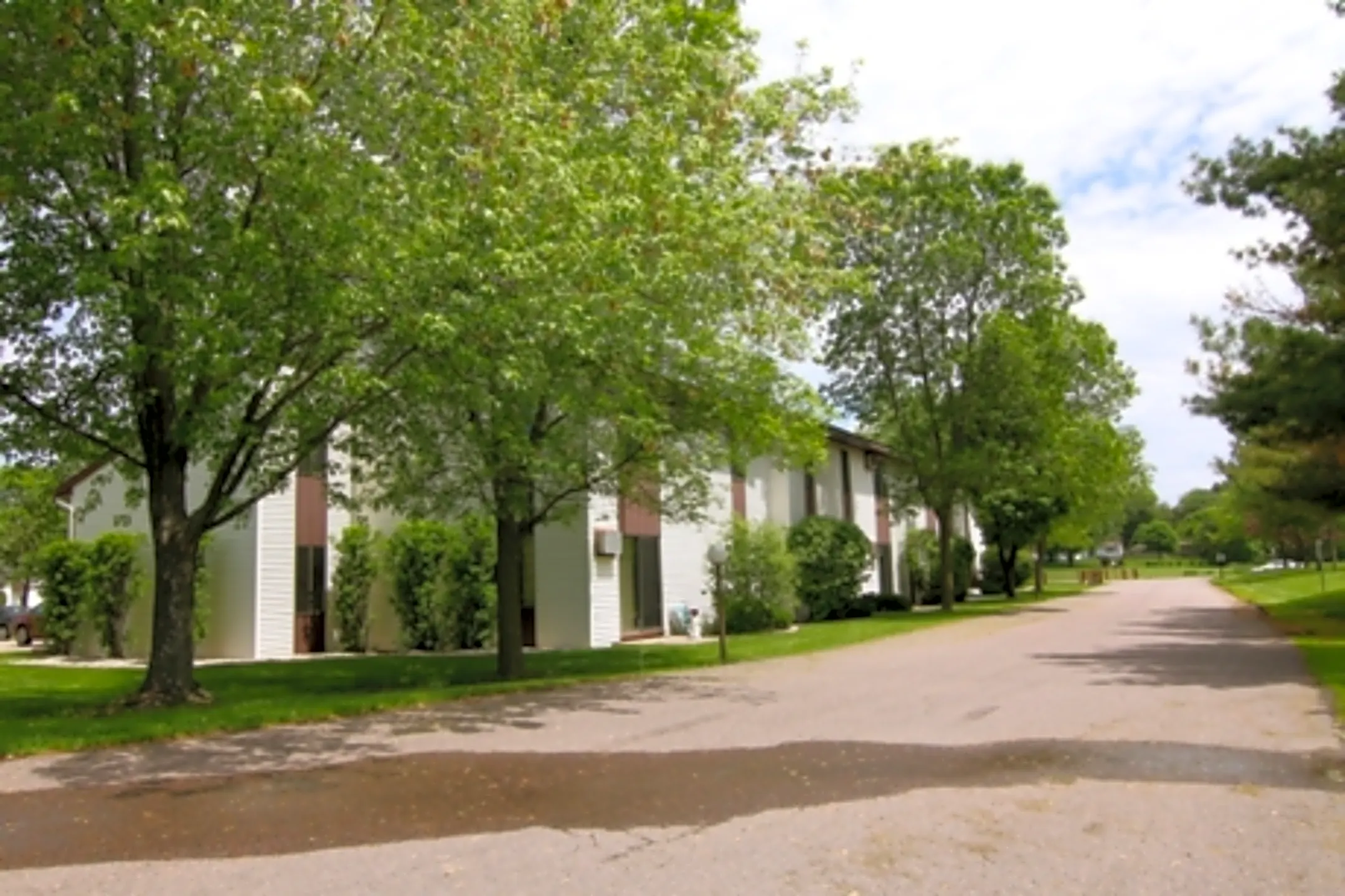 Manchester Court Apartments 1506 S Adams Ave Marshfield, WI