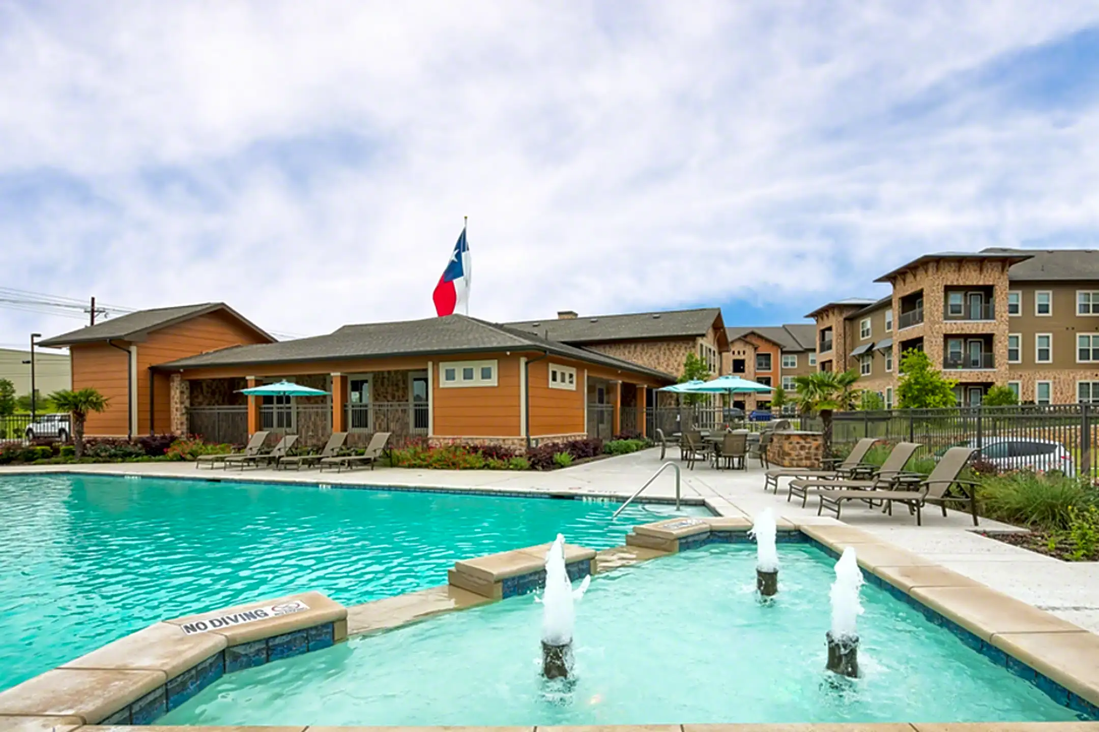 The Legend Apartments Woodway, TX 76712