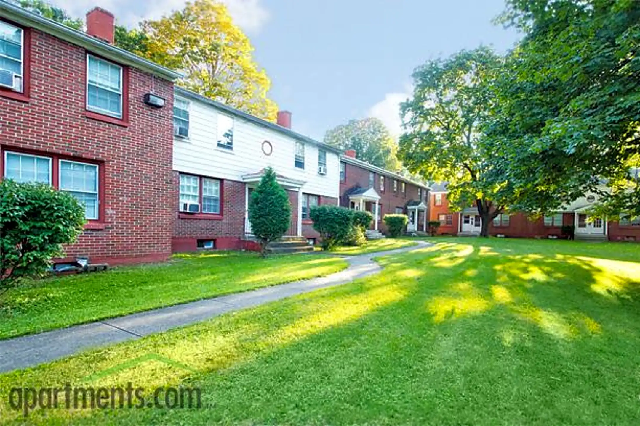 Classic American Townhomes and Apartments 300 Mains Ave Syracuse