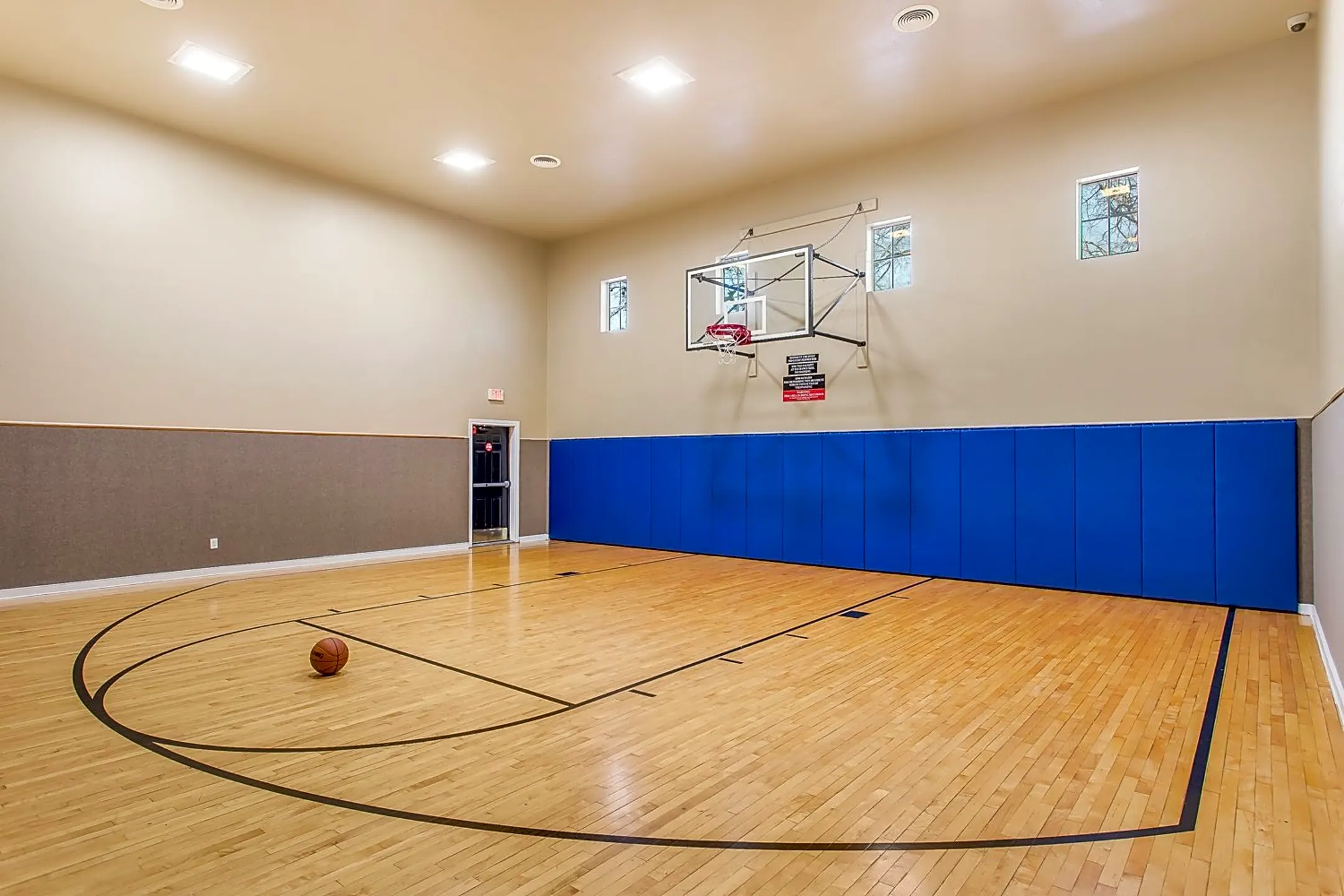 Villas at Oakwell Farms 3333 Oakwell Ct San Antonio, TX Apartments