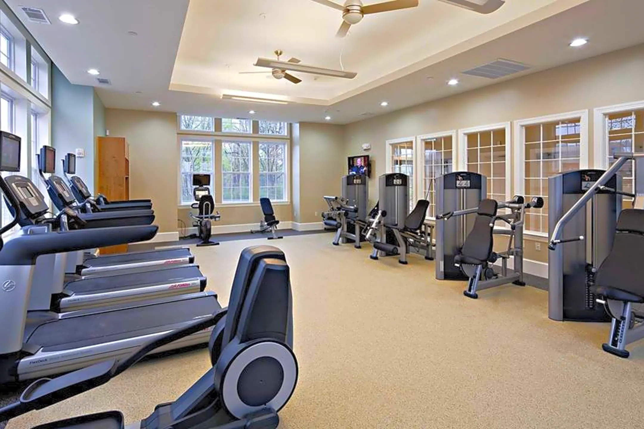 Fitness Weight Room - White Oaks At Wilton - Wilton, CT