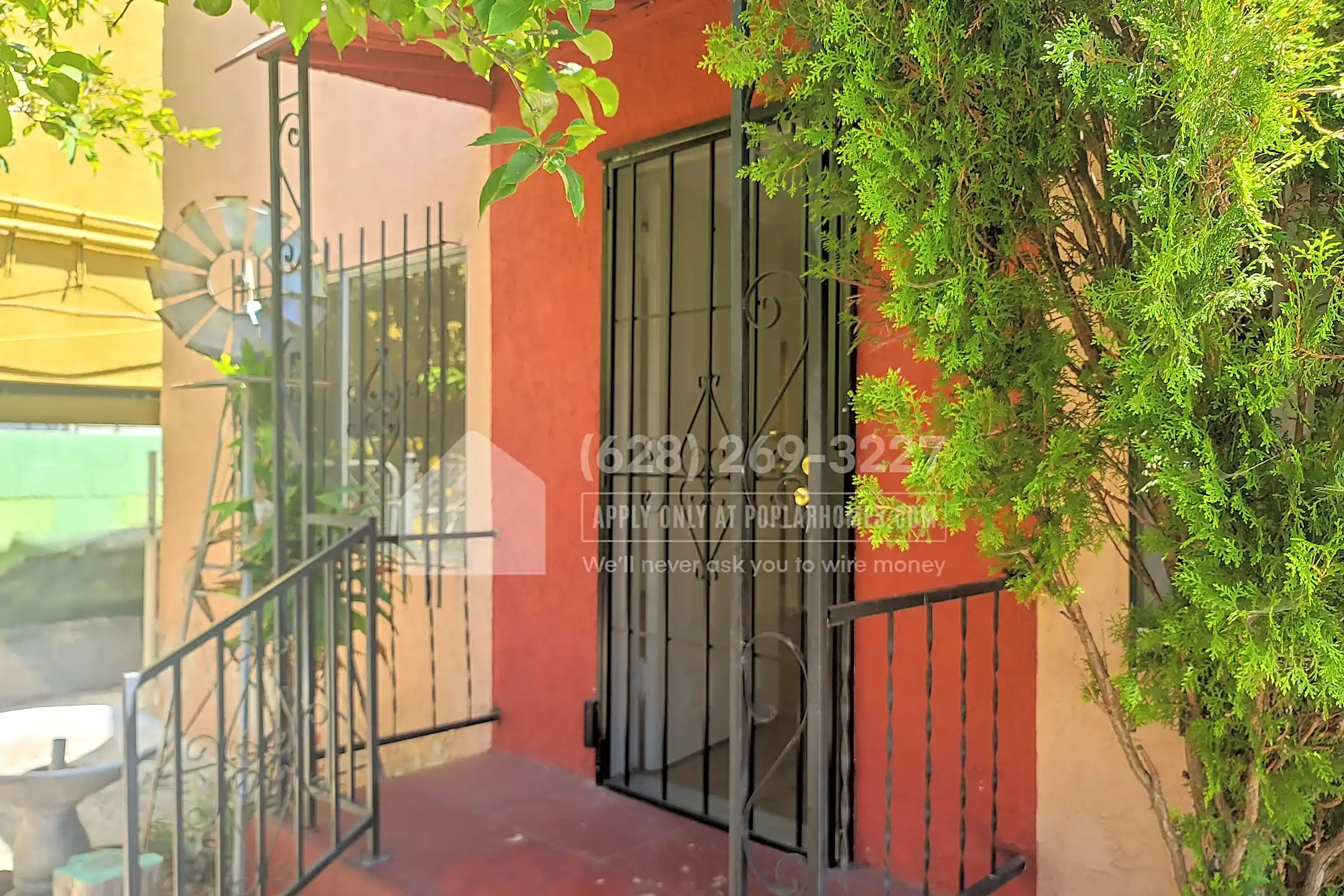 Patio / Deck - 428 1/2 North Kingsley Drive - Los Angeles, CA