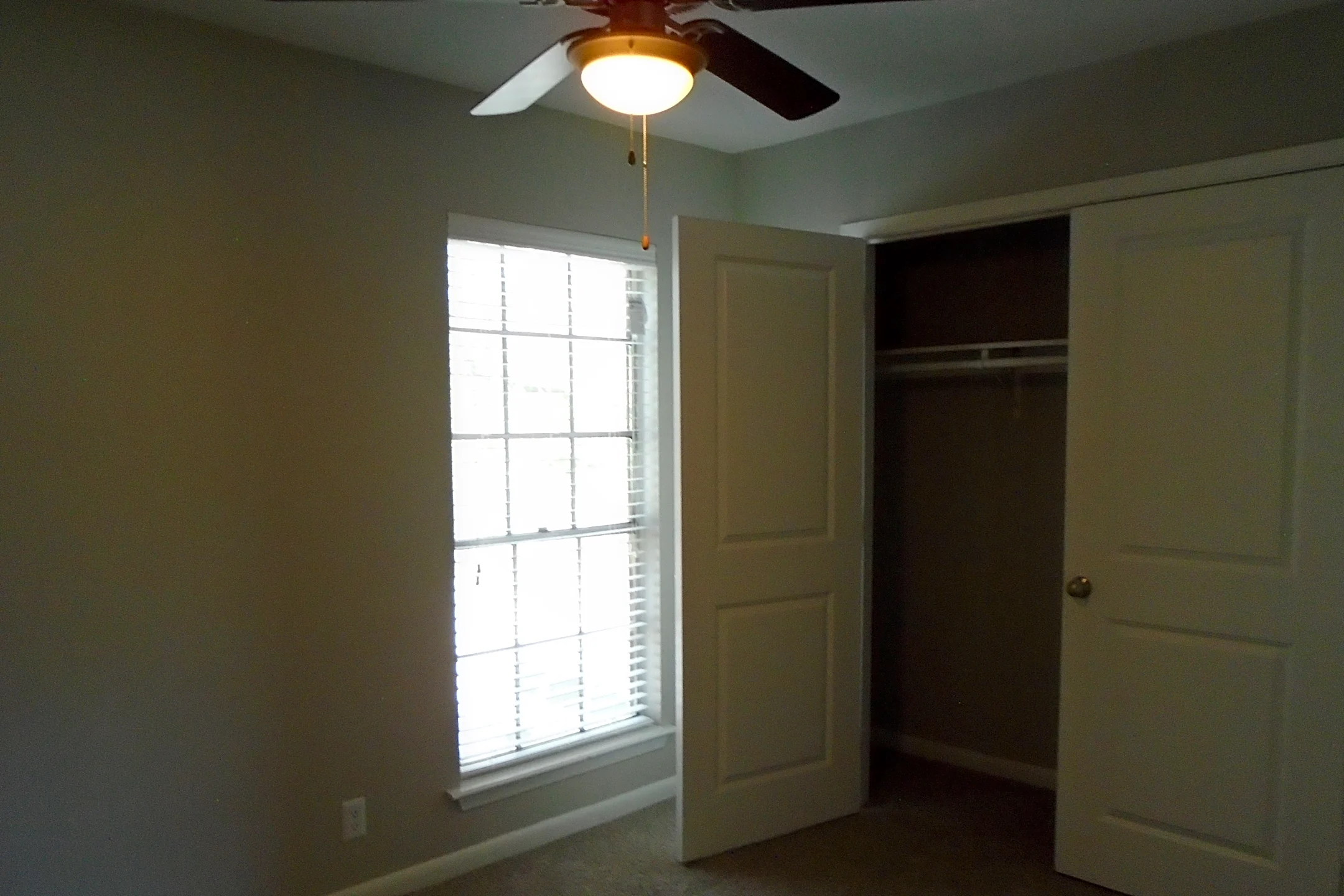 Bedroom - Country Place Apartments - Bryan, TX