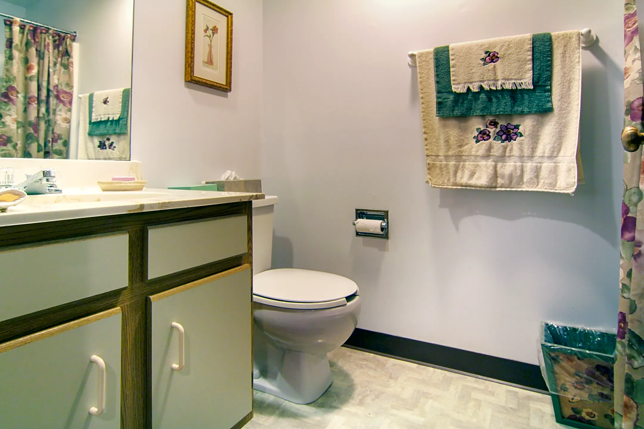 Bathroom - Cornfield Apartments - Ellington, CT