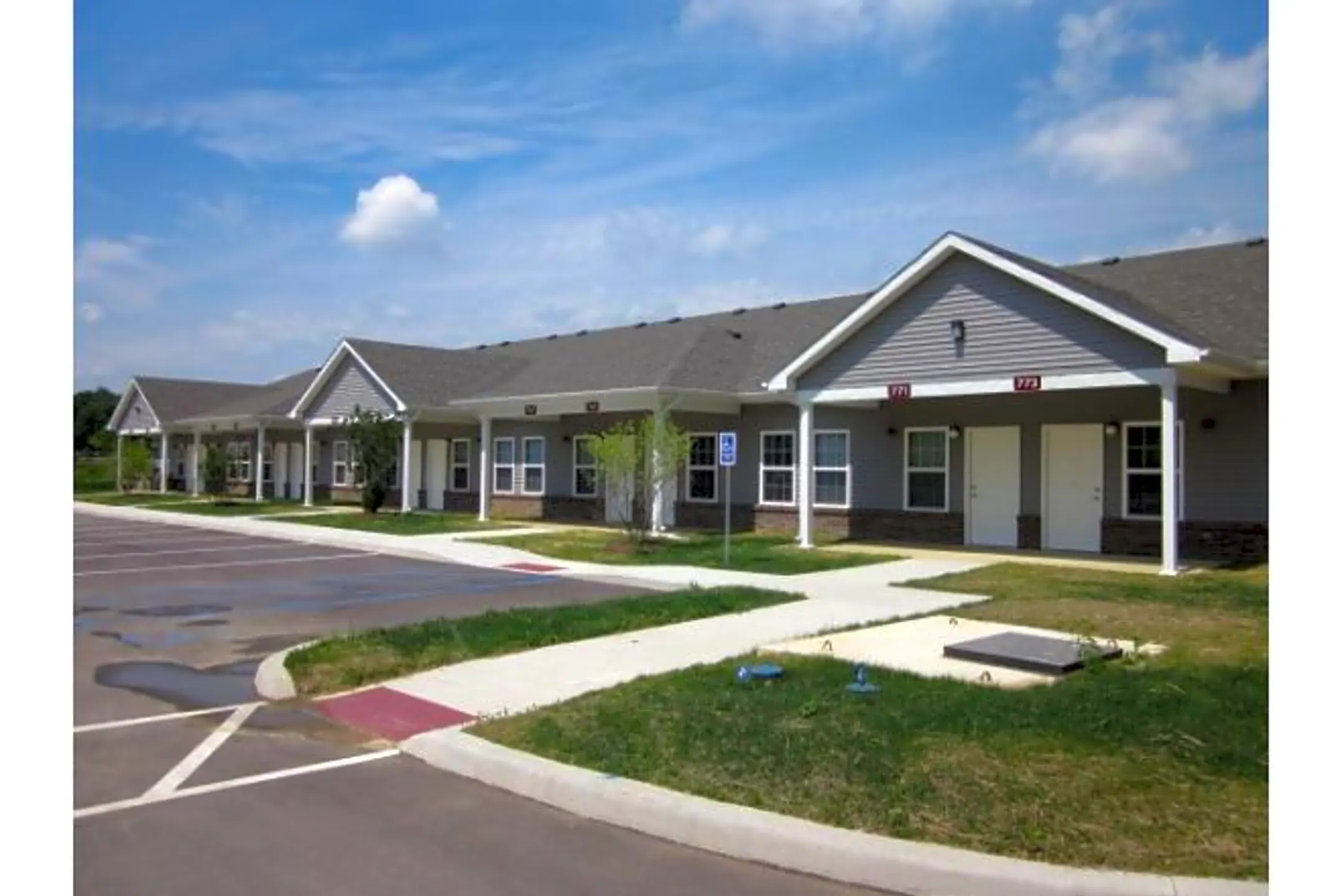 Building - Willow Park at Beyer Farm Apartments - Warsaw, IN