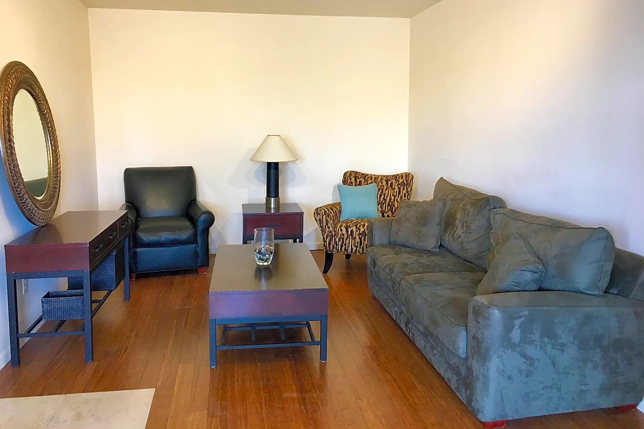 Peninsula Court Bayonne, NJ 07002