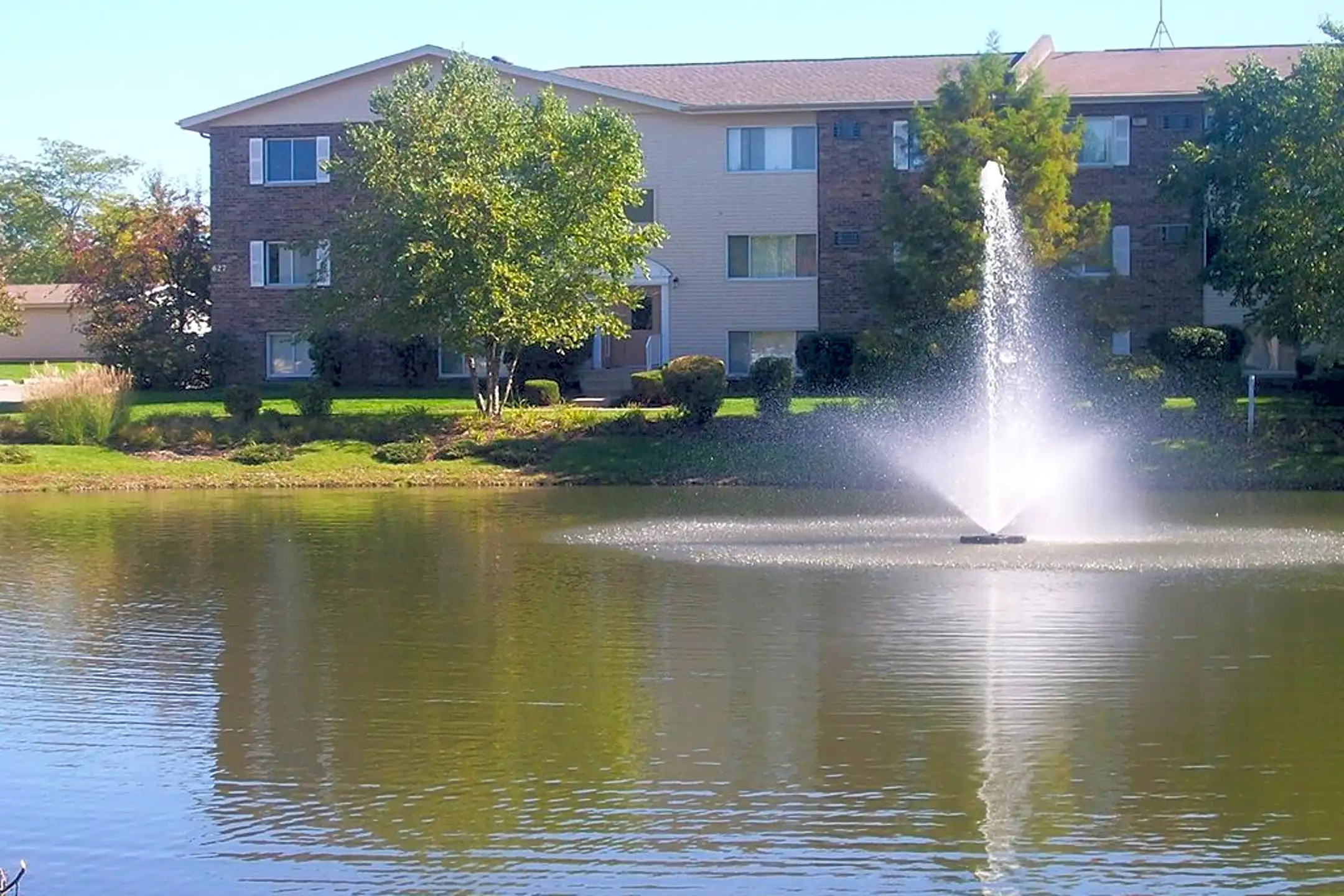St. Charles Square 607 Gundersen Dr Carol Stream, IL Apartments for