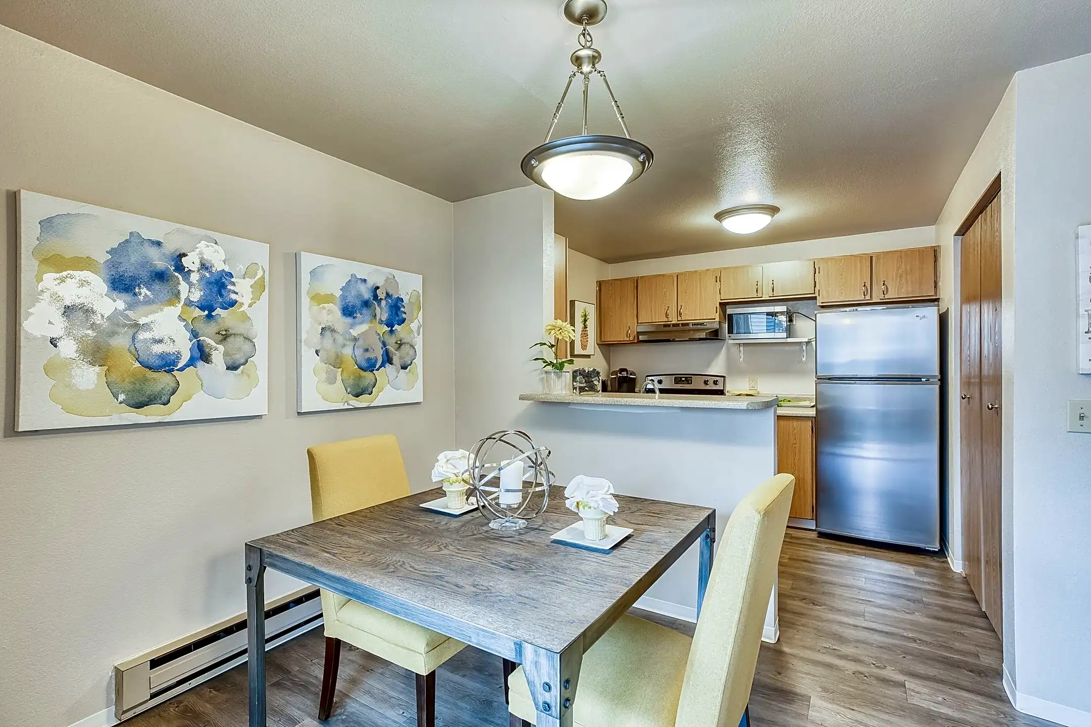 Dining Room - River Pointe - Kent, WA