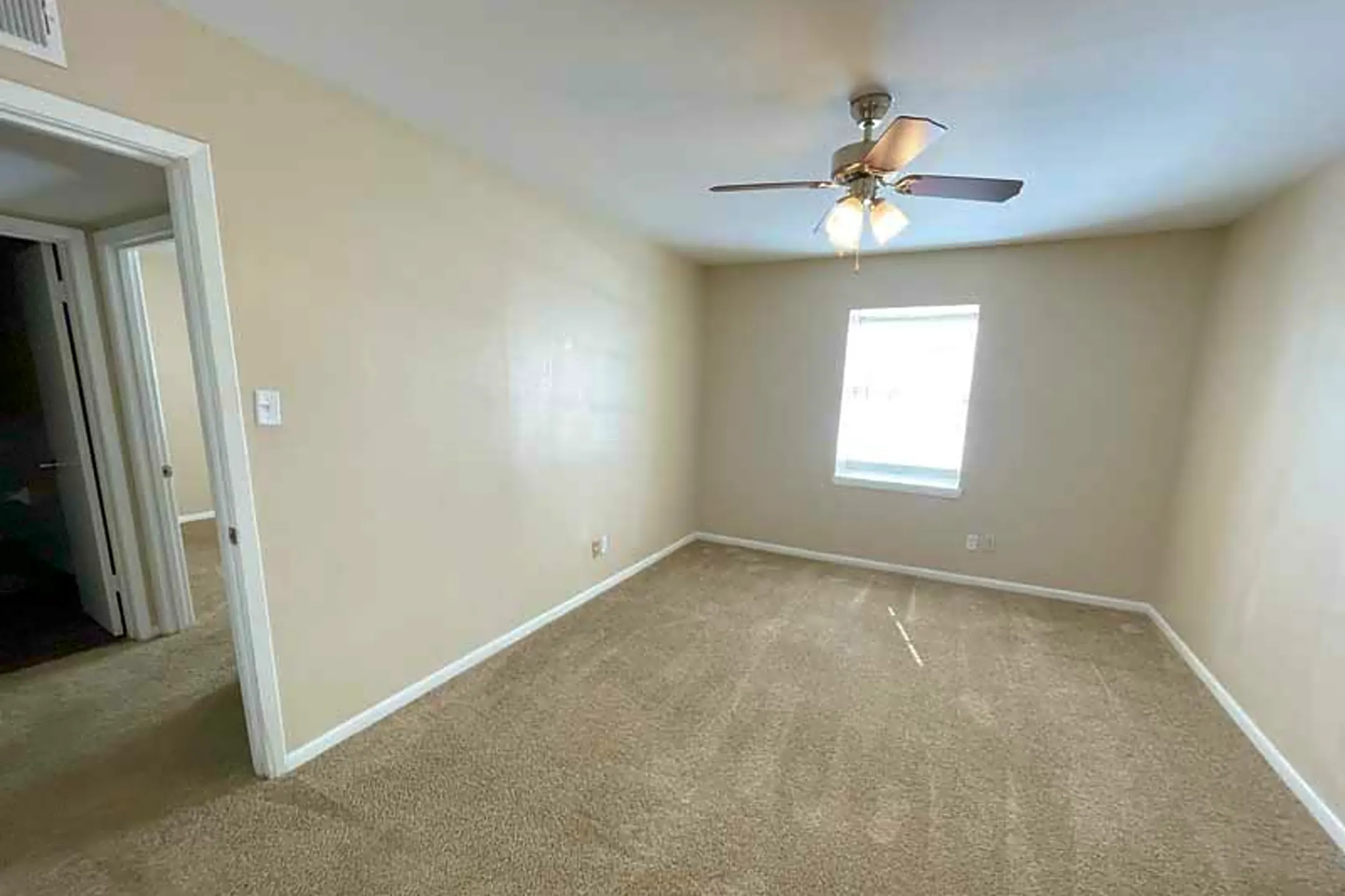 Chateau Apartments - 2903 Weyman St | Shreveport, LA for Rent | Rent.