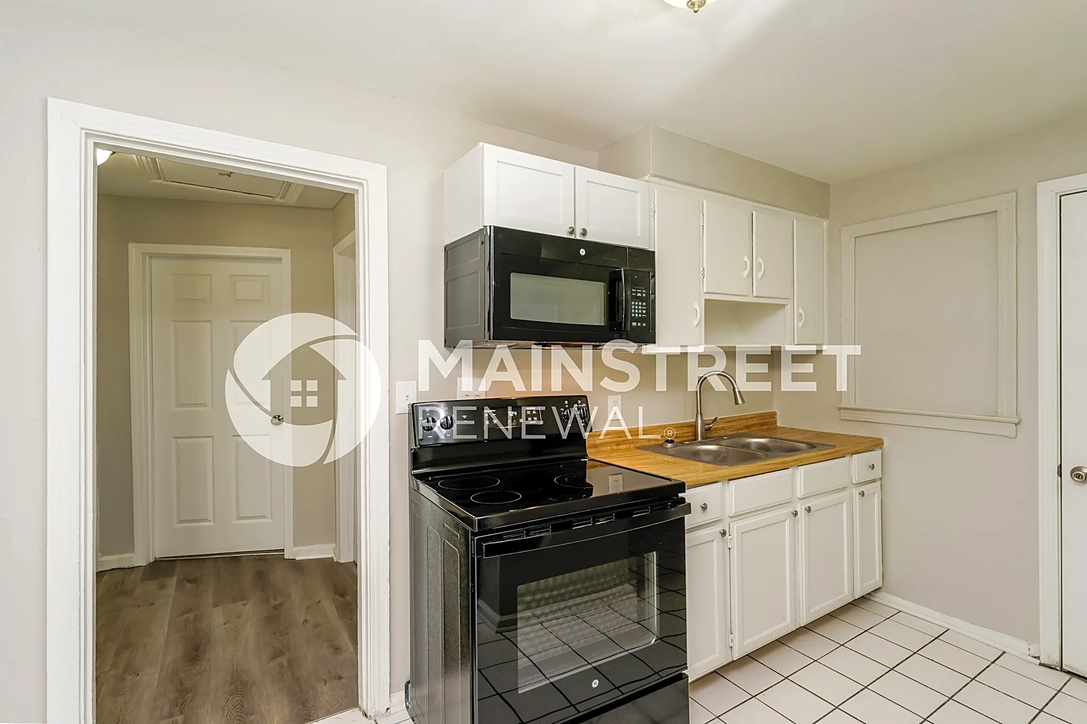 Kitchen - 3021 Linwood Ave - Louisville, KY