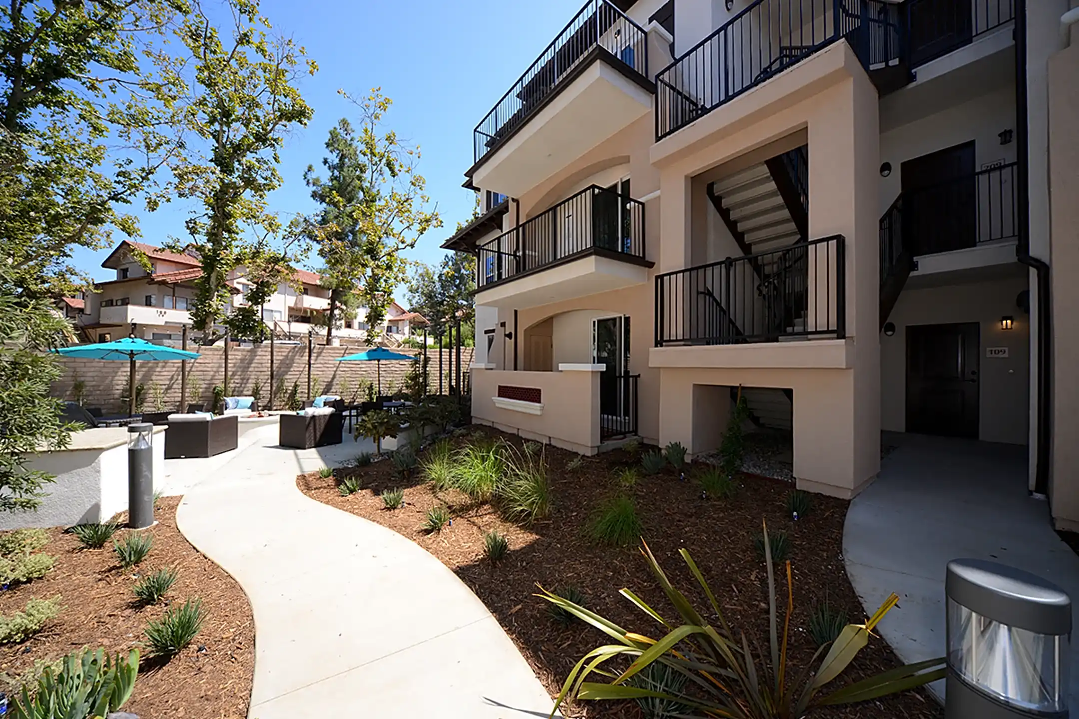 YOLO Apartment Homes 5181 Maegan Place Thousand Oaks, CA Apartments for Rent Rent.