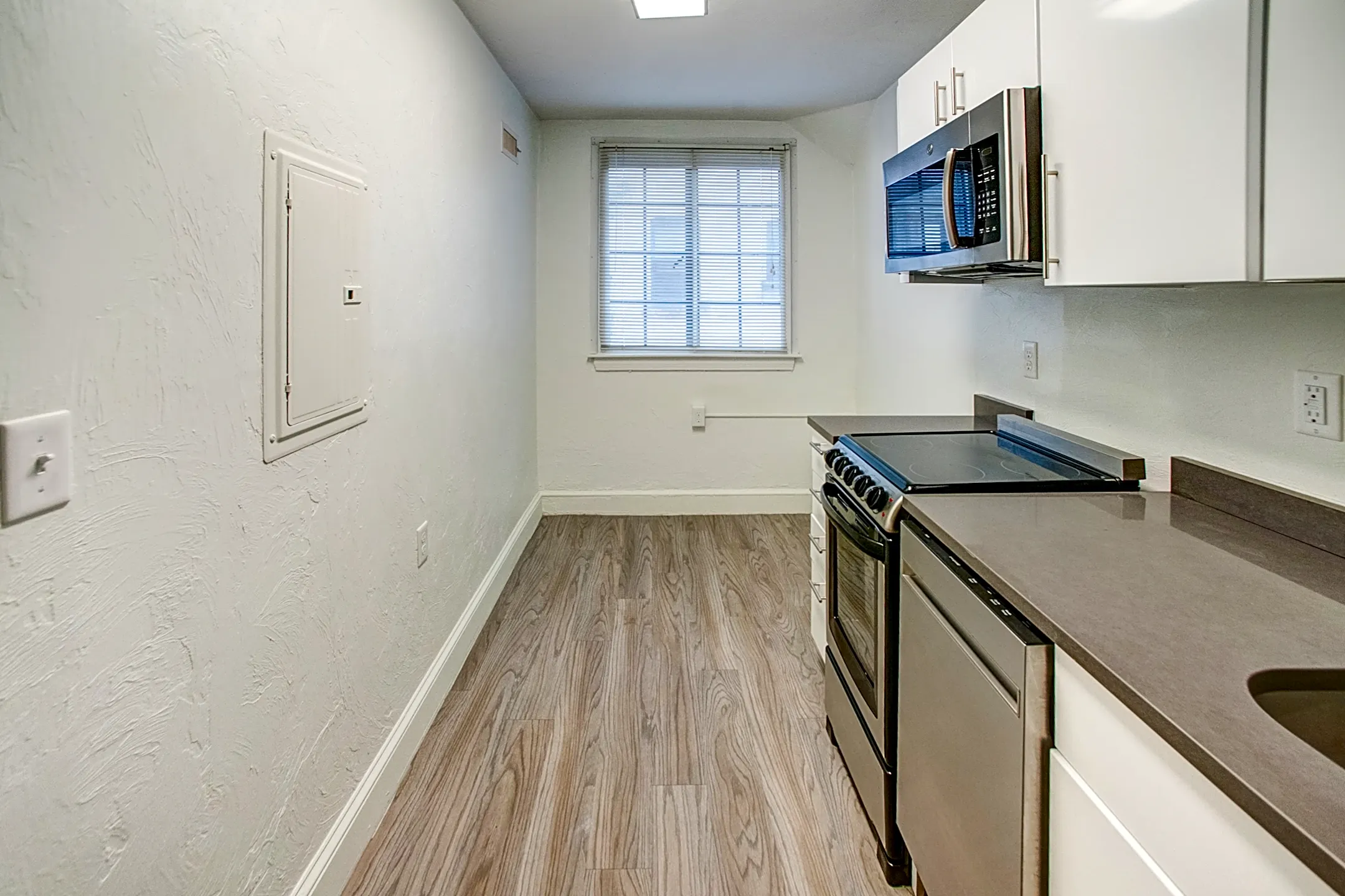 Cambridge Oxford Apartments New Haven, CT 06510