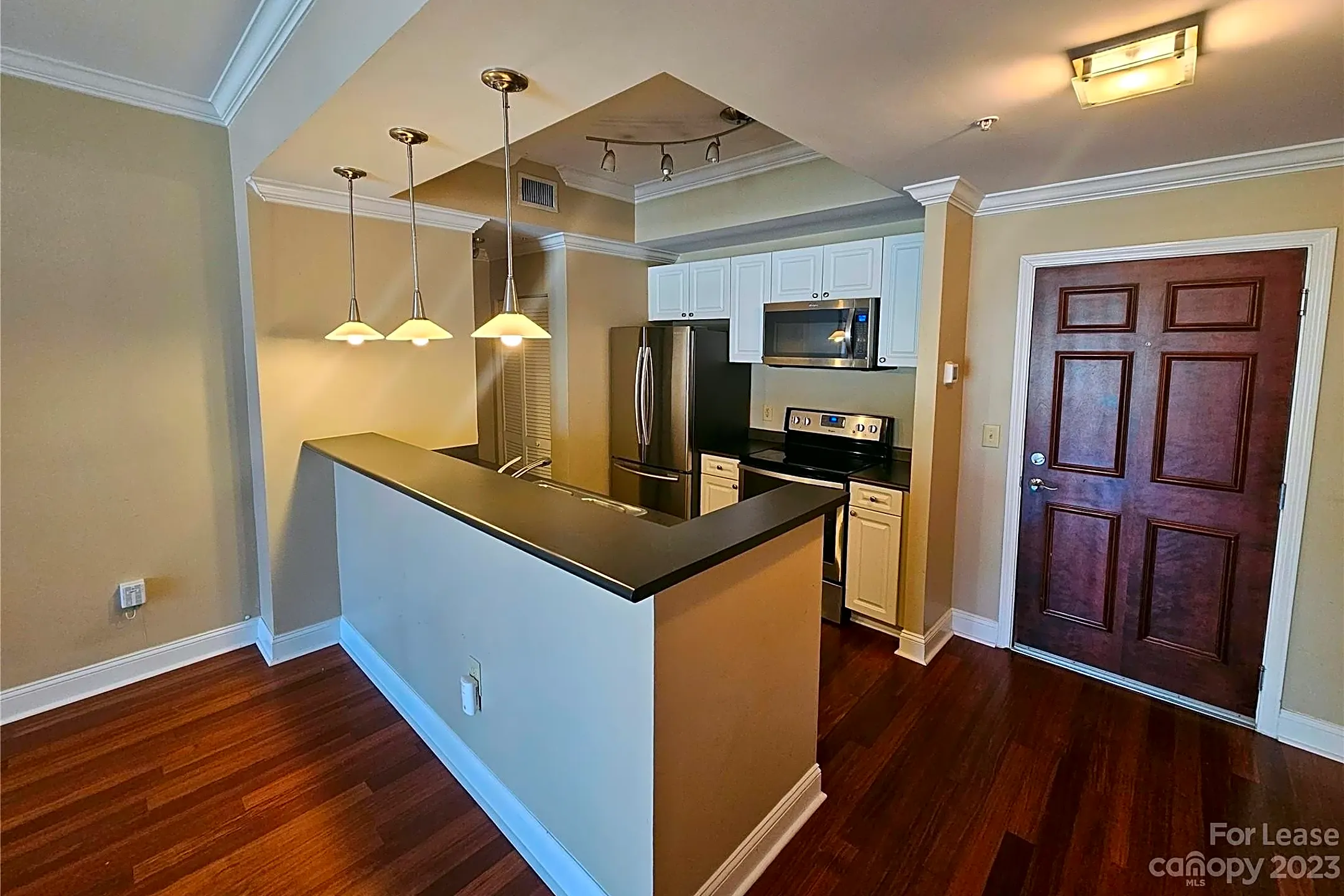 Kitchen - 300 W 5th St #223 - Charlotte, NC