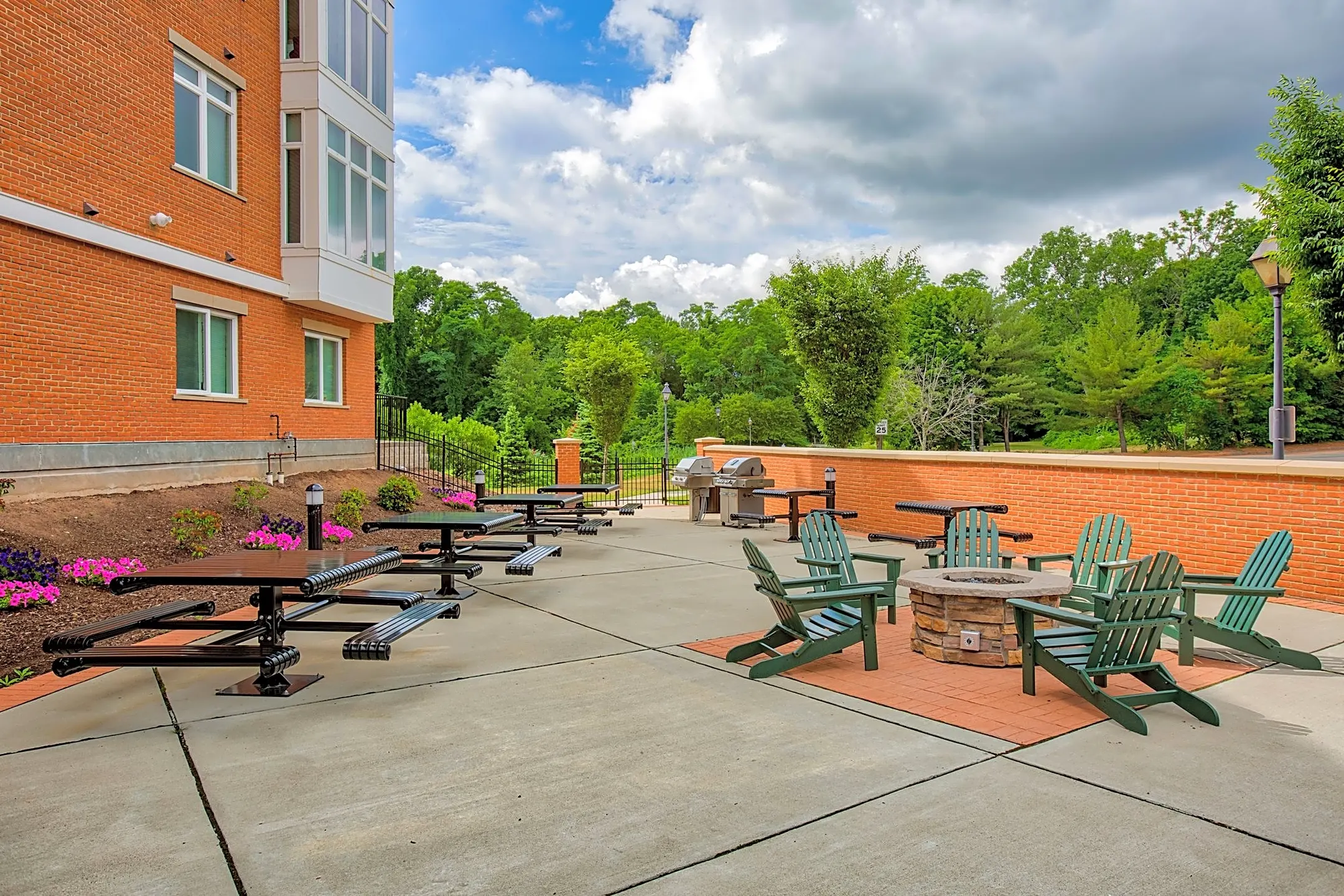 Windsor At Broadway Station Apartments