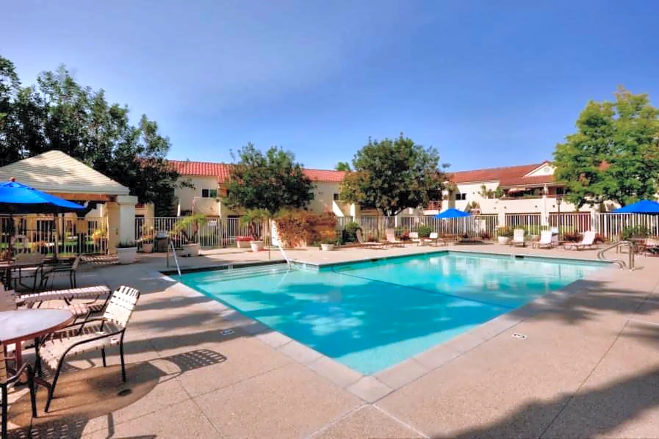 Mira Vista Apartments - Camarillo, CA 93010