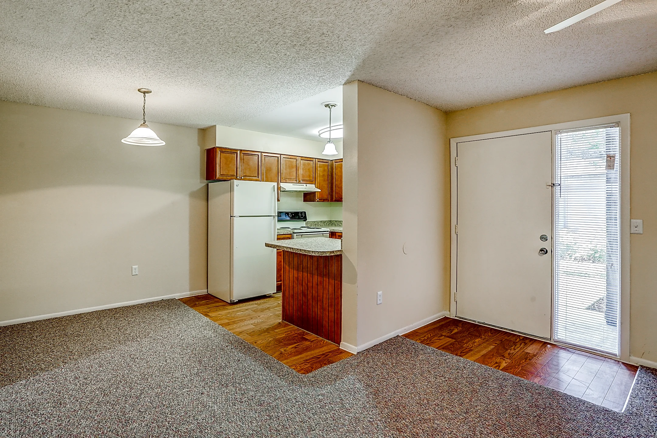 Dover Gardens Apartments - Orlando, FL 32812