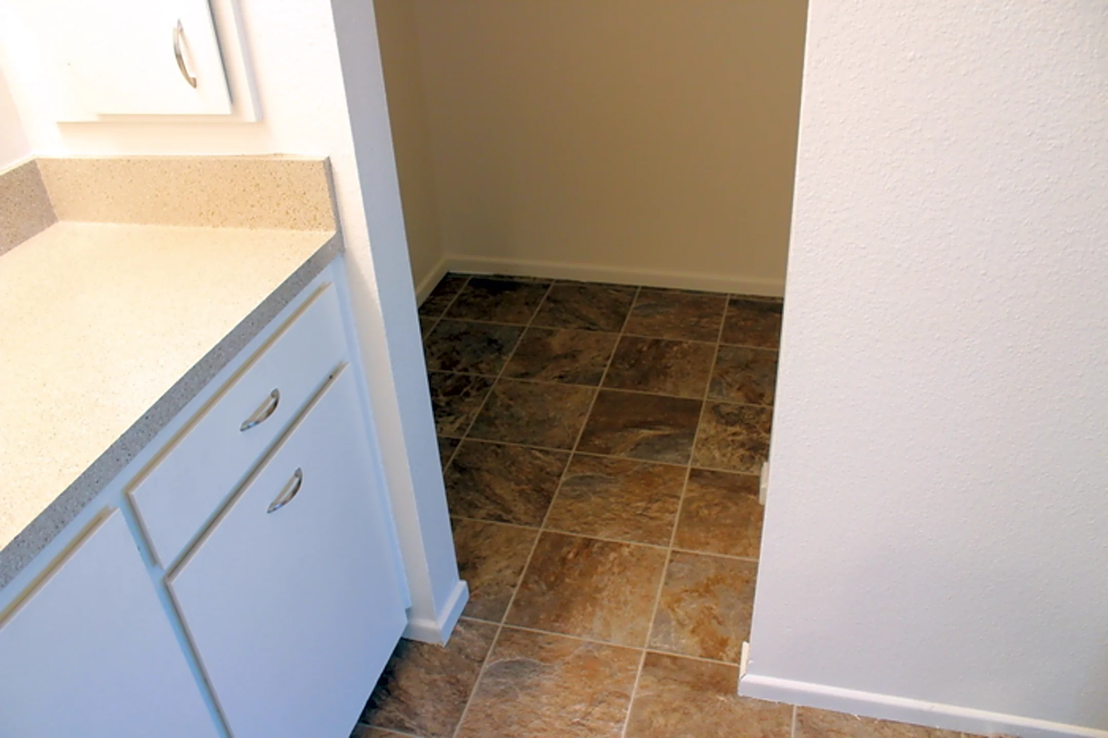 9050 SW Washington Square Rd Apartments Tigard, OR 97223