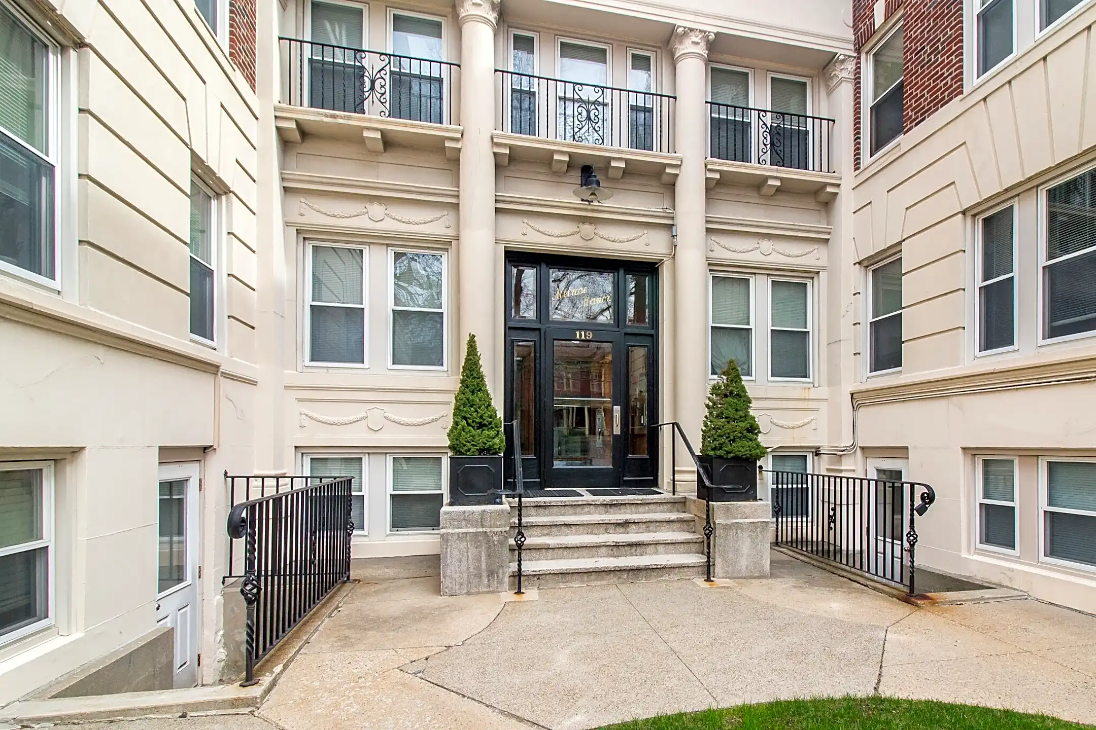 119 W Wyoming Ave 119 W Wyoming Ave unit F Melrose, MA Apartments