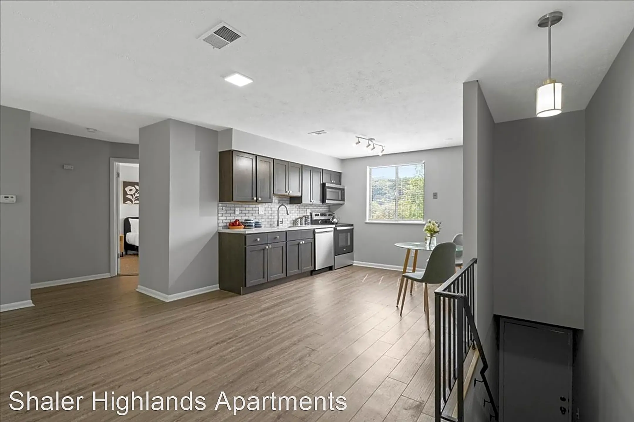 Shaler Highlands 629 Glen Malcolm Dr Glenshaw, PA Apartments for